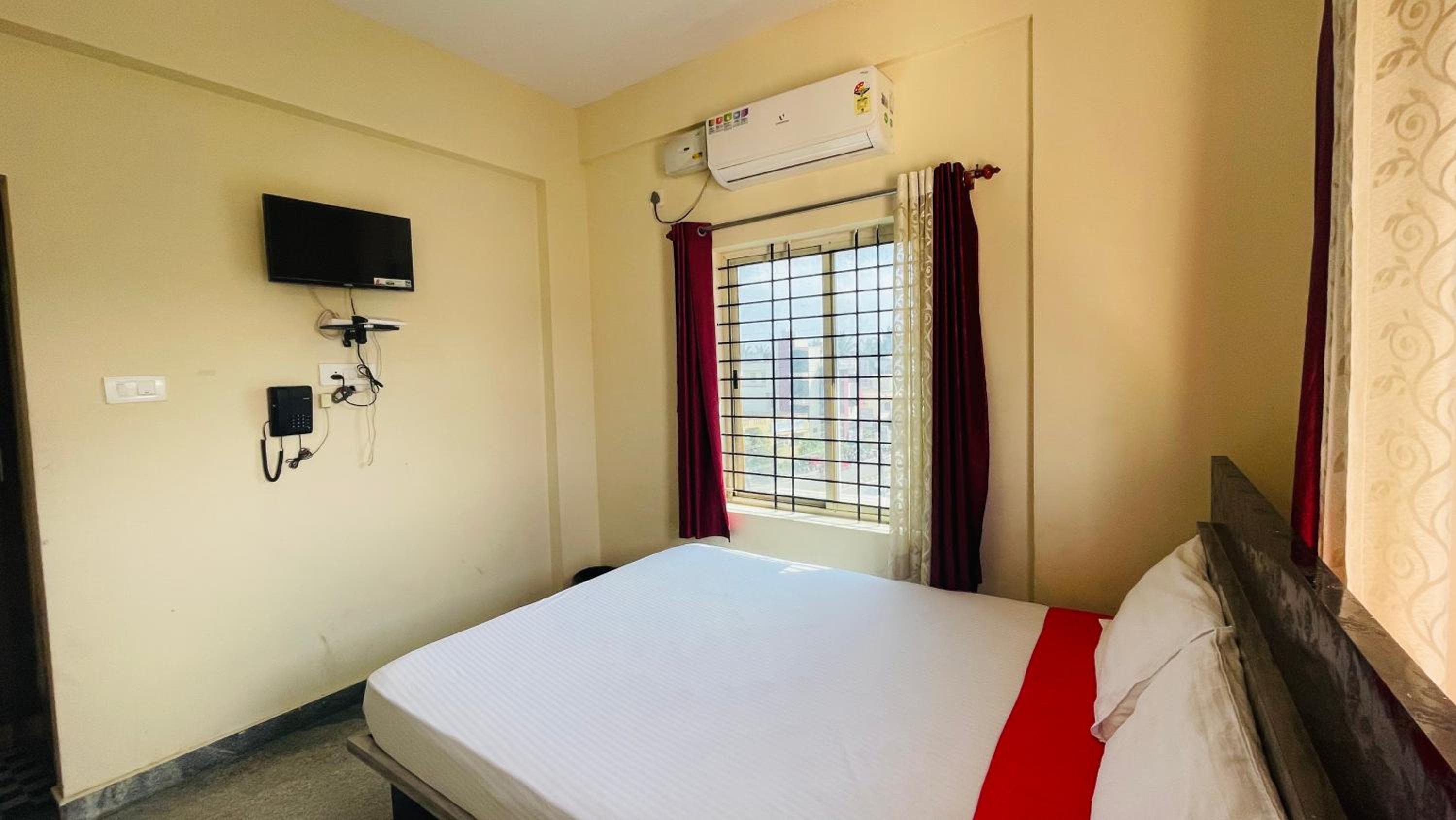 Deluxe Double Room - Photo 26