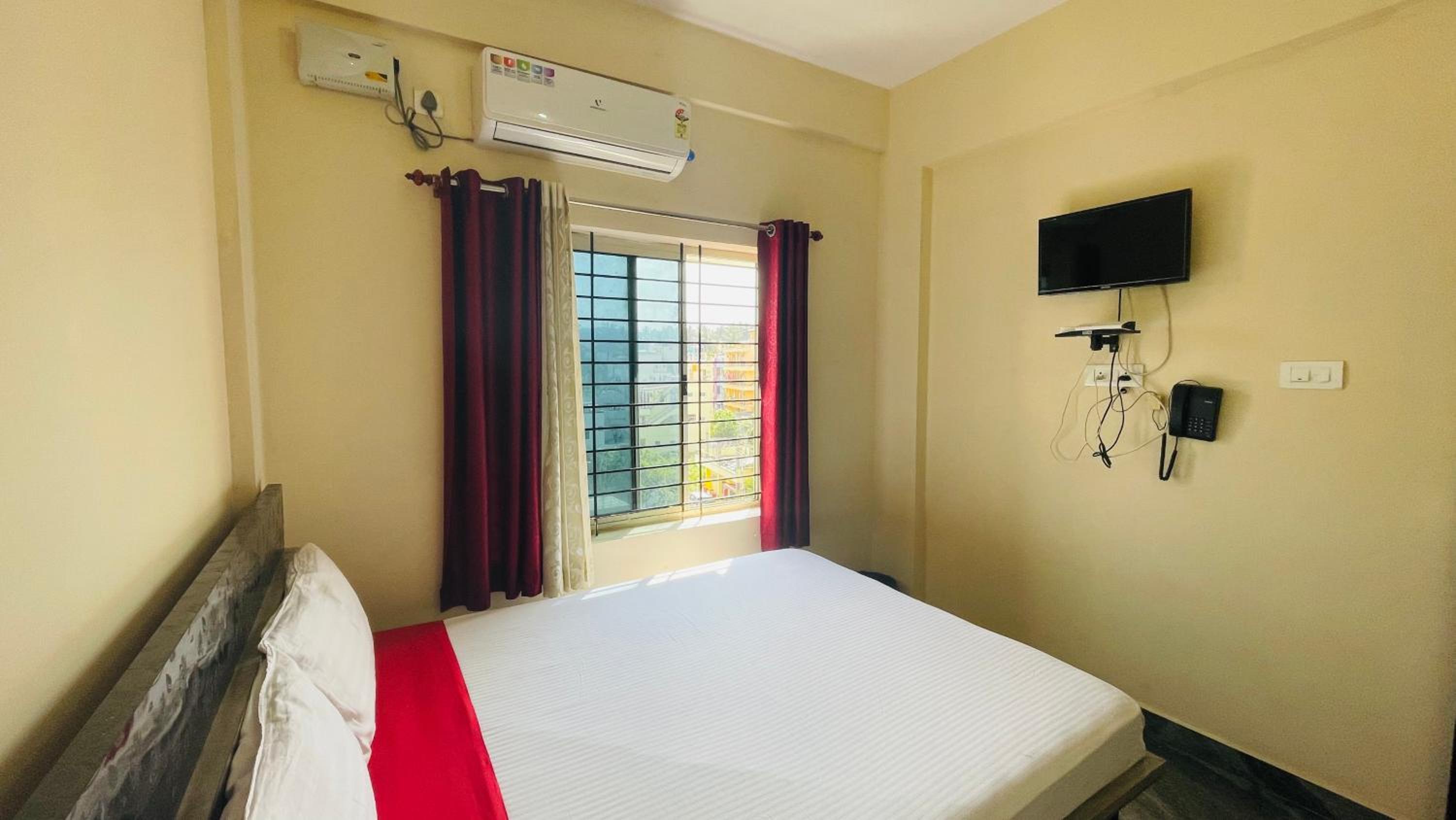 Deluxe Double Room - Photo 21