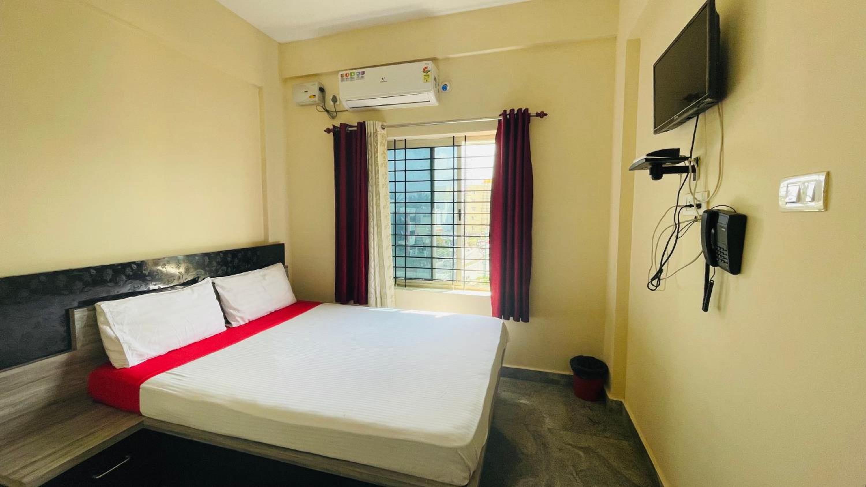 Deluxe Double Room - Photo 20