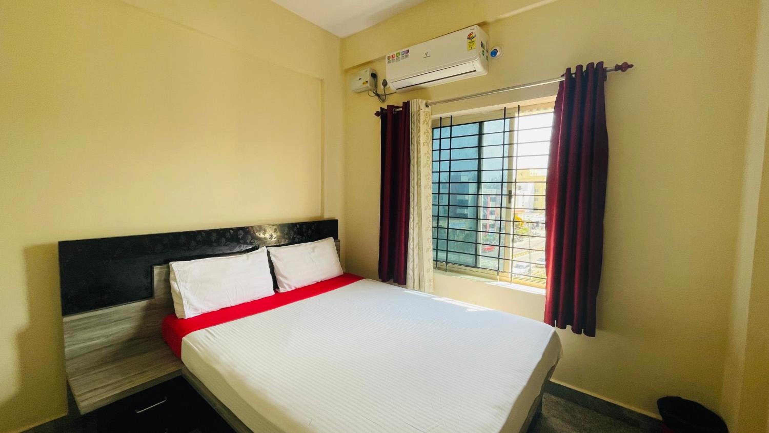 Deluxe Double Room - Photo 14