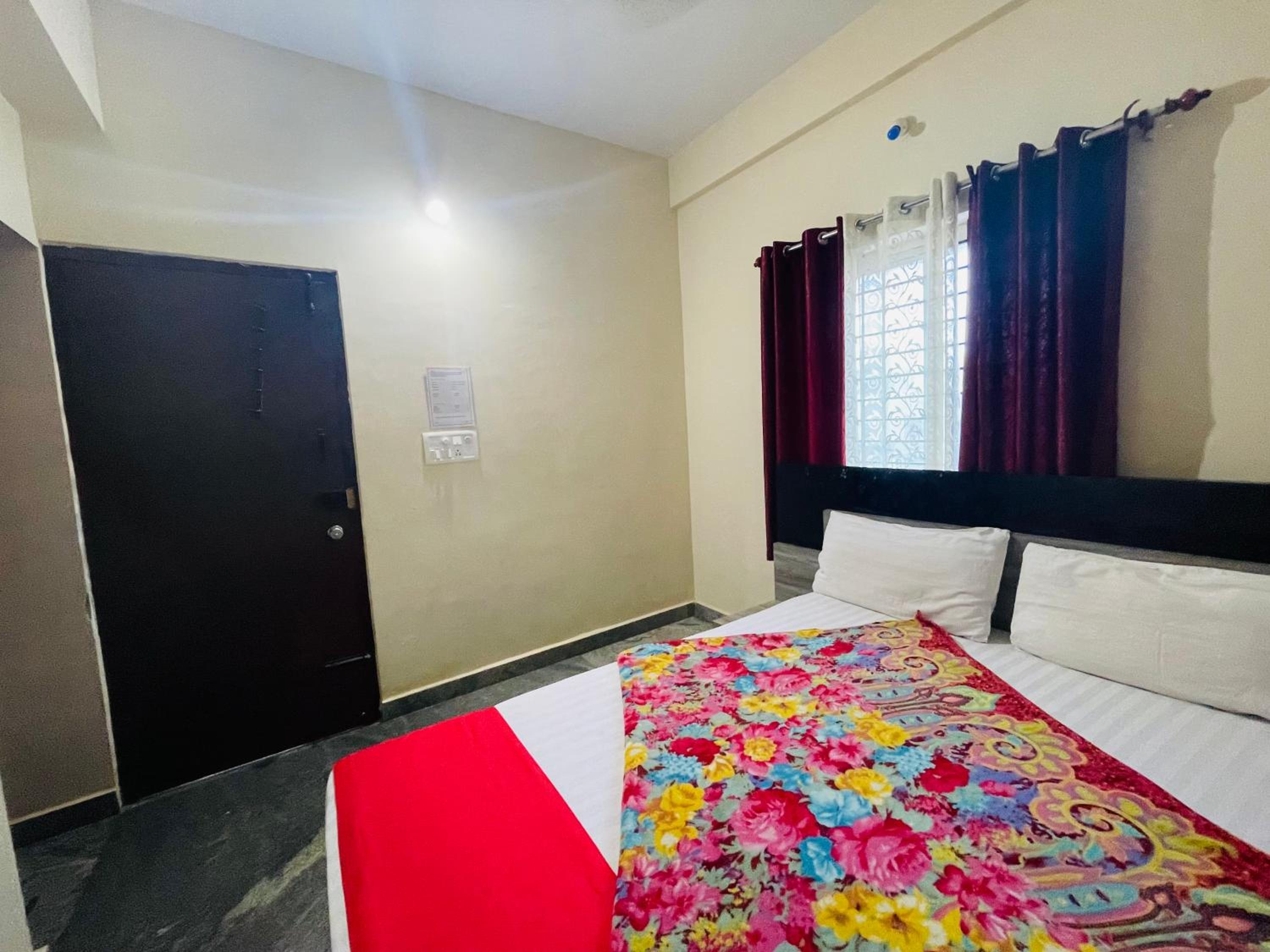 Budget Double Room - Photo 4