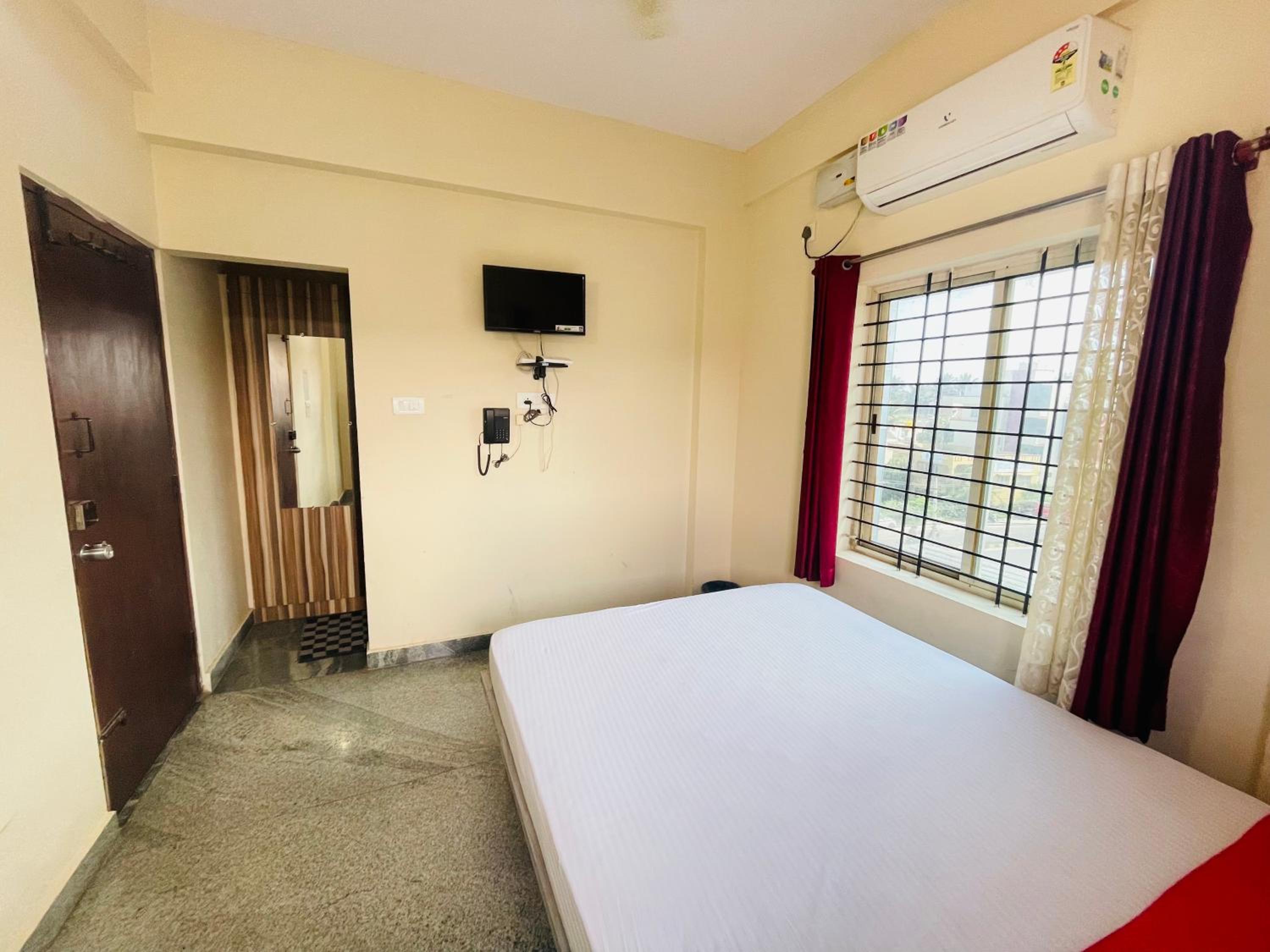 Deluxe Double Room - Photo 36