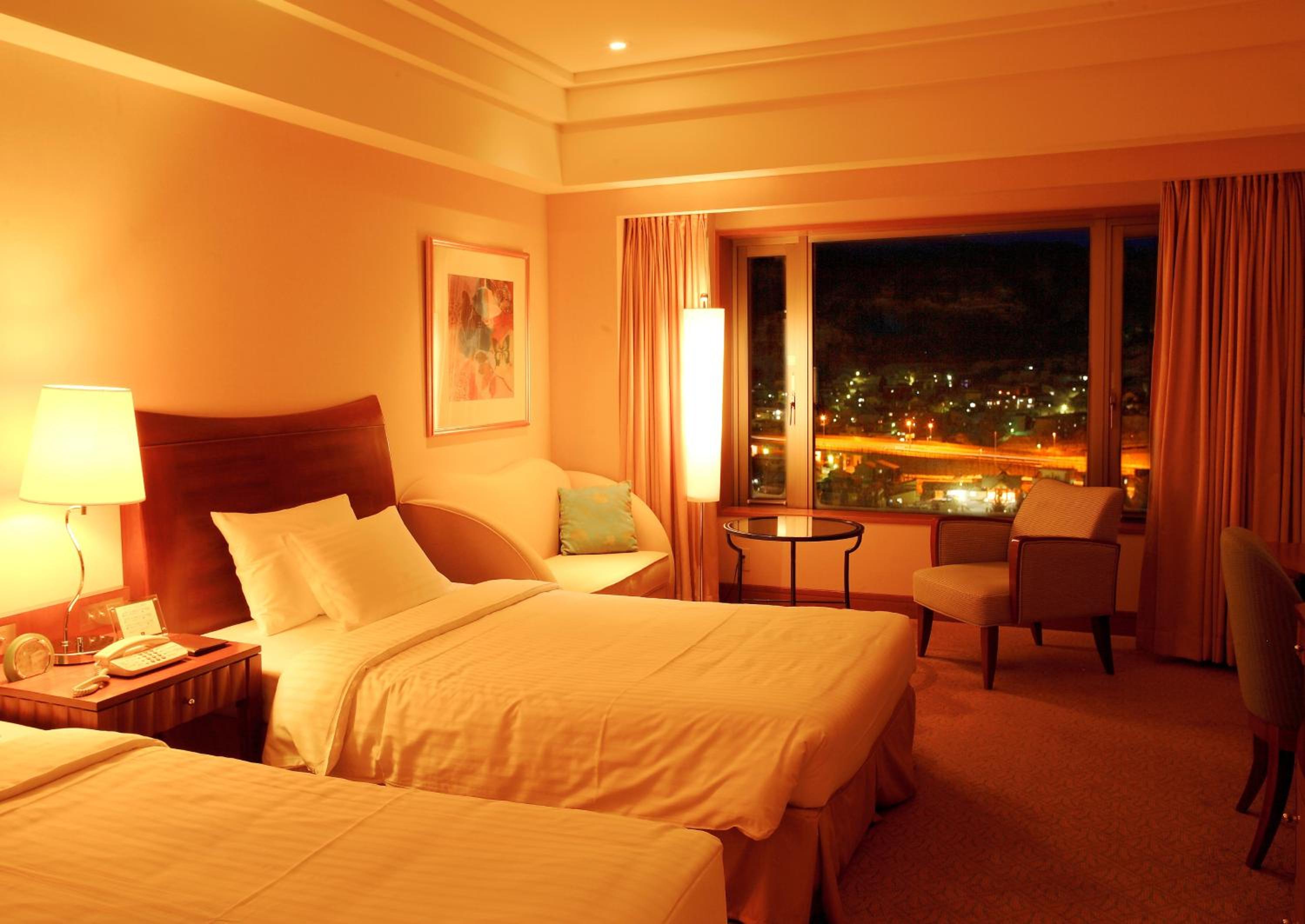 【Late Check In after 18:00】Superior Twin Room with Mountain View - Non-Smoking - Photo 1