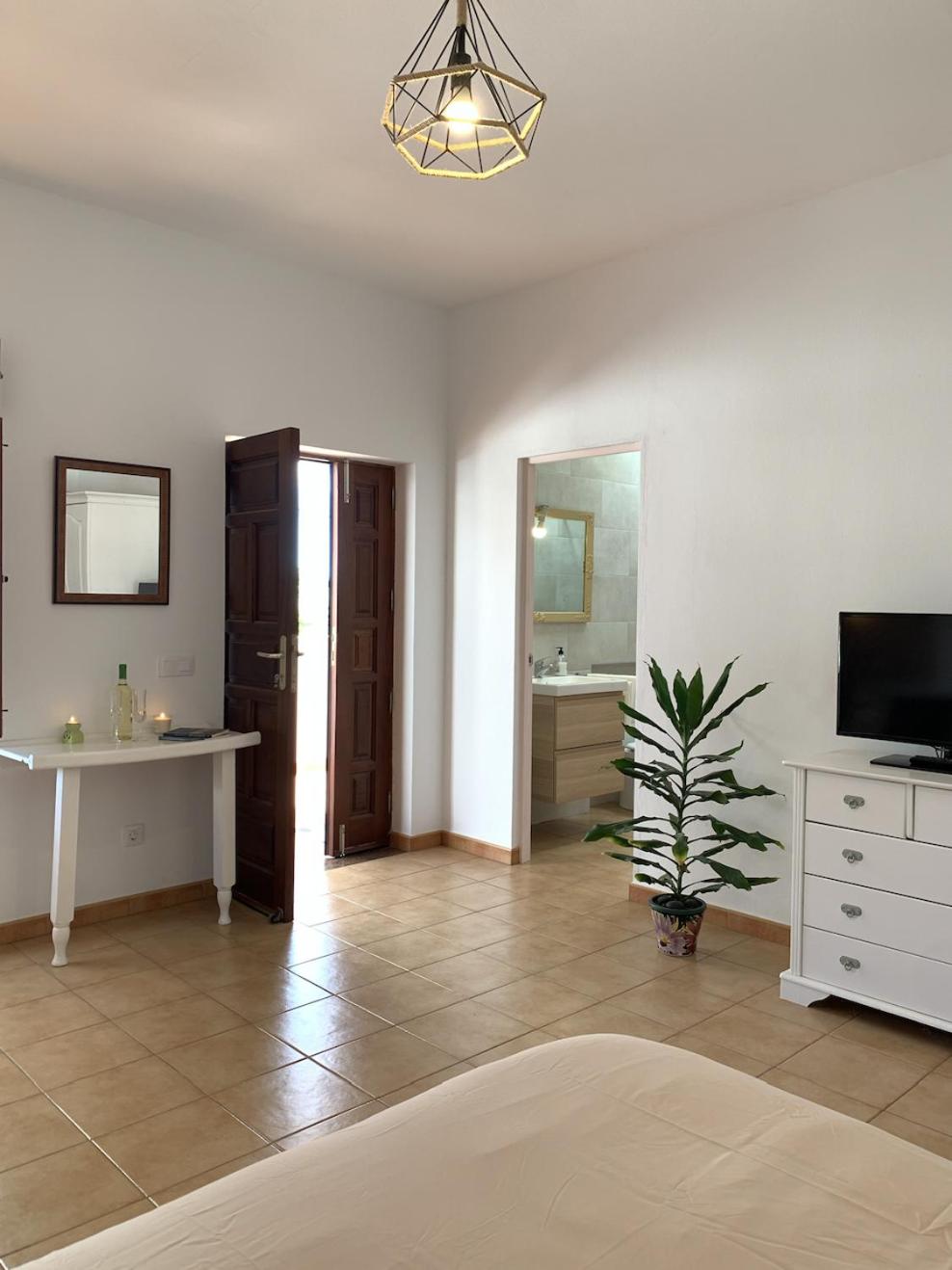 One-Bedroom Suite photo 2