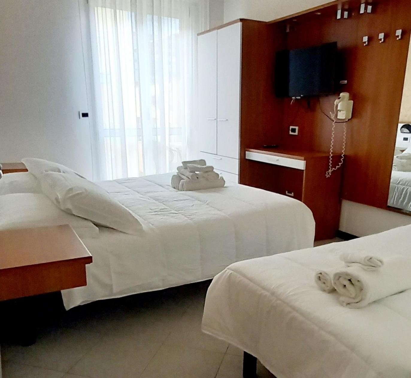 Triple Room with Balcony photo 3