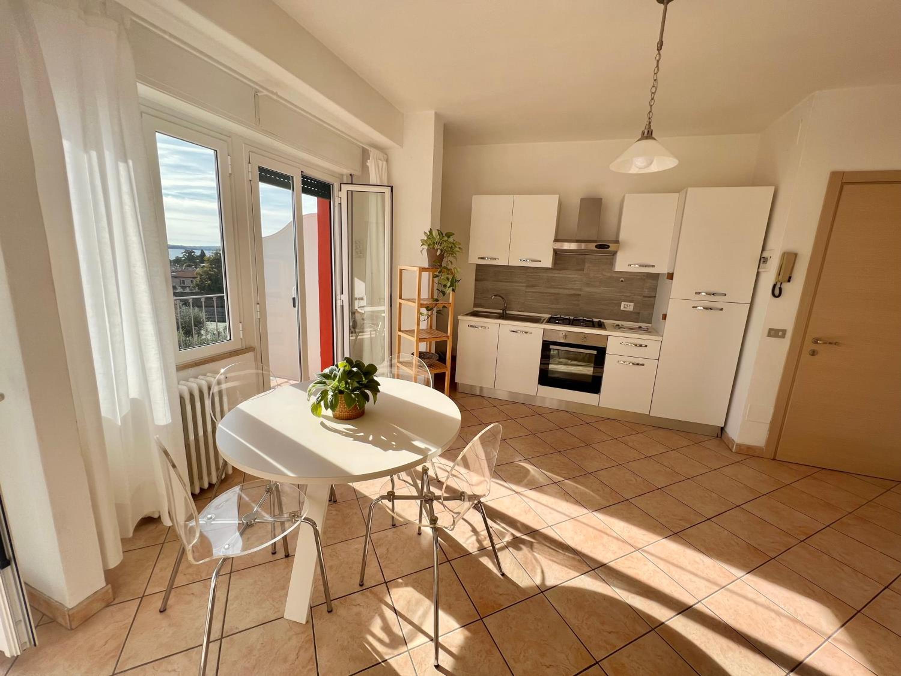 Apartment with Terrace - Photo 5