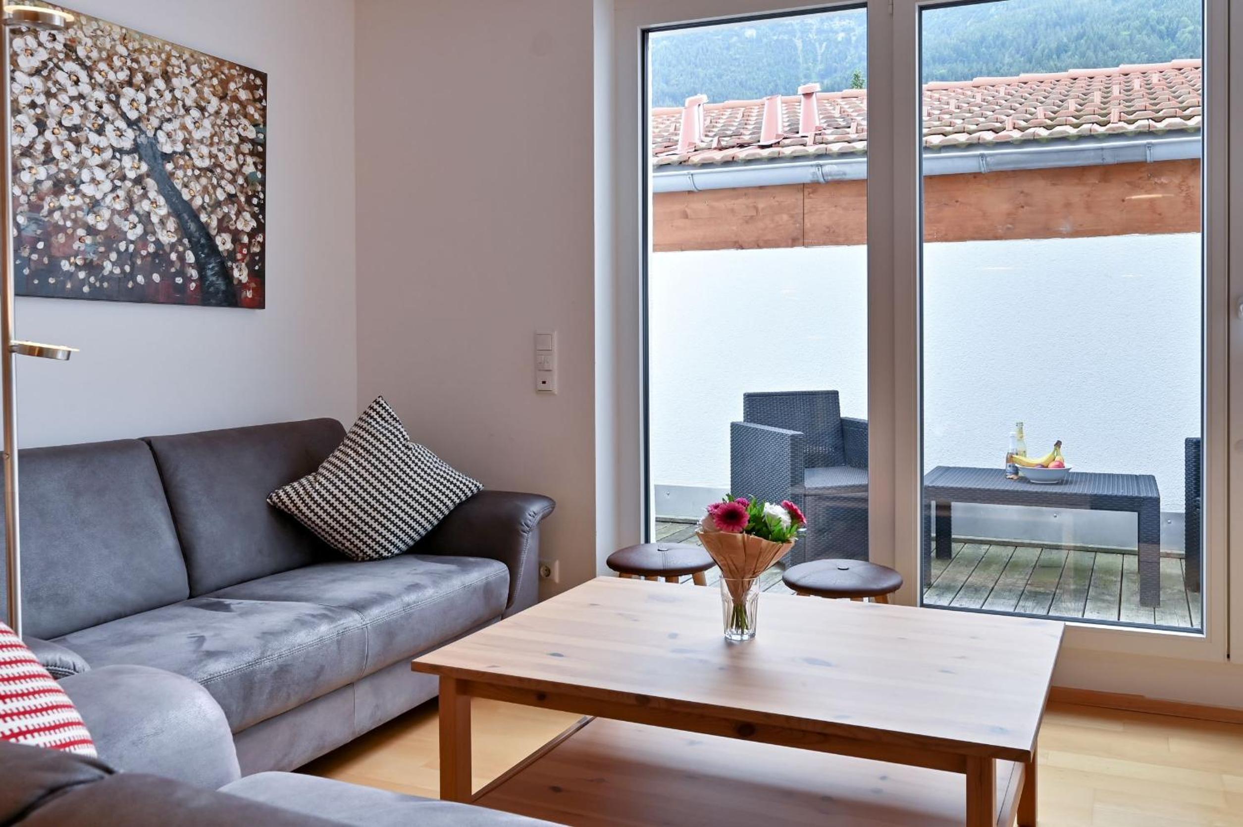 Apartment with Mountain View