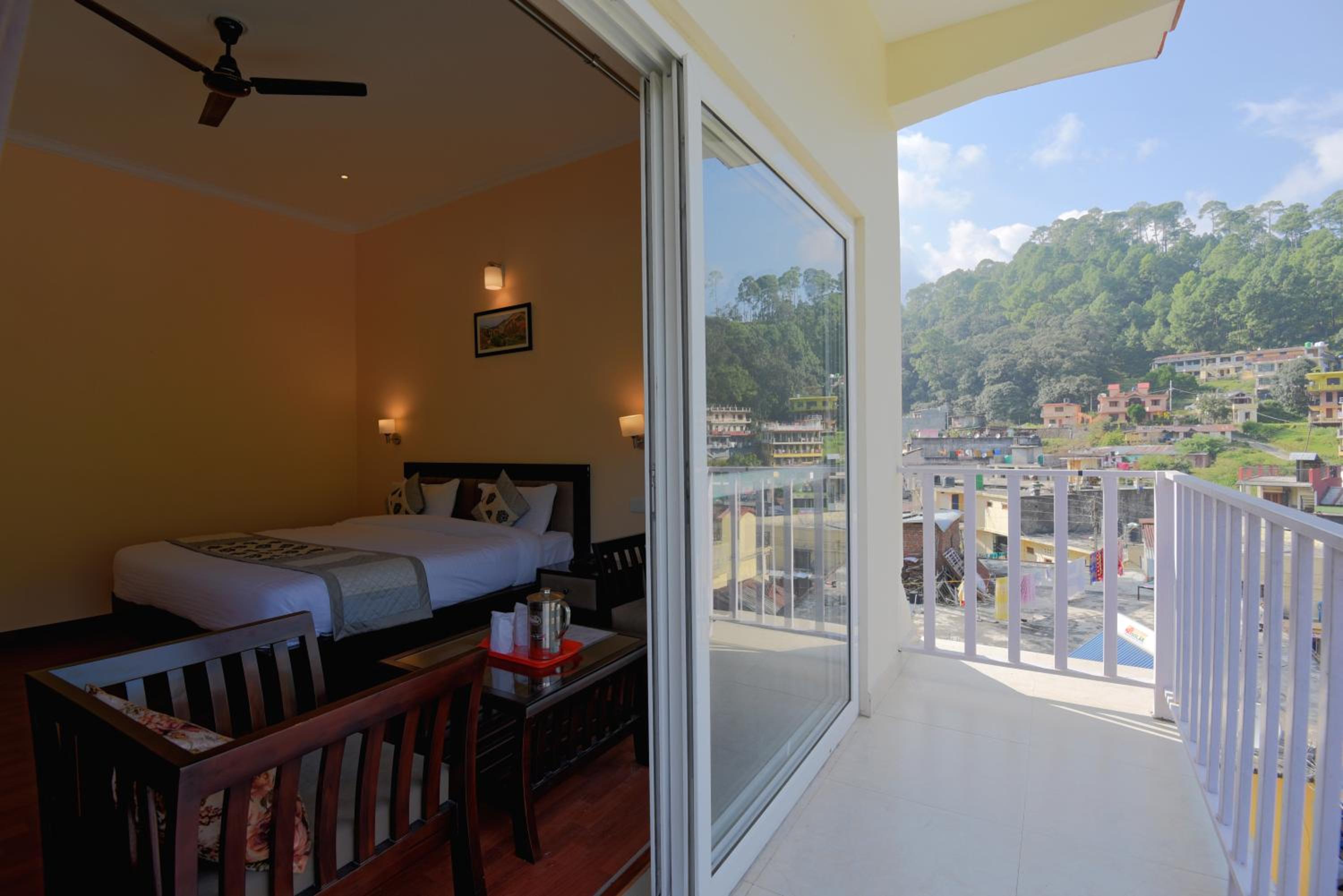 King Room with Balcony photo 3