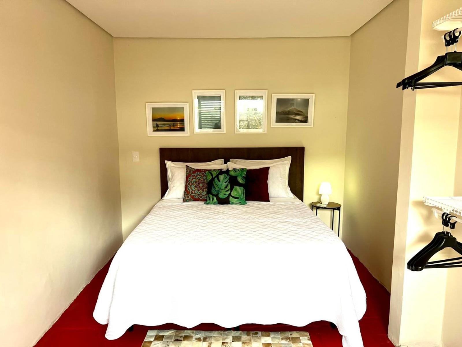 Suite with Pool View - Photo 4