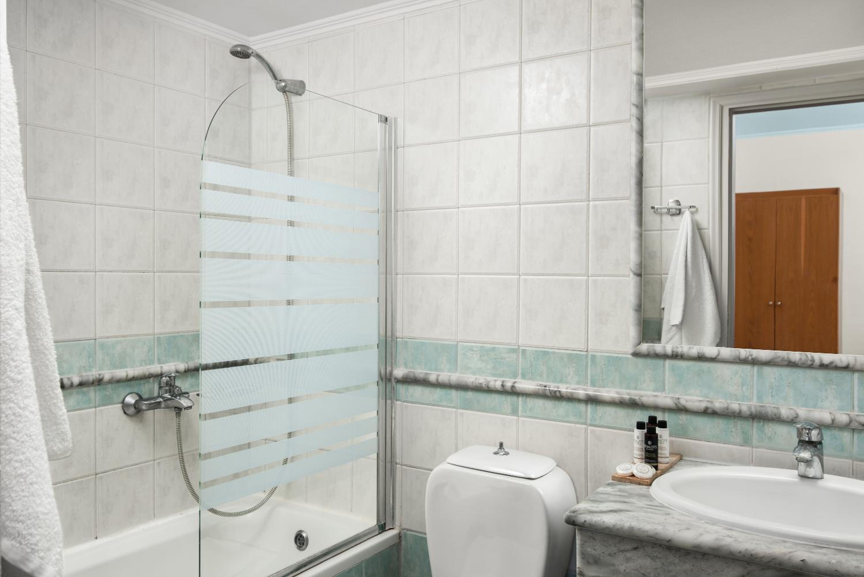 Double or Twin Room photo 2