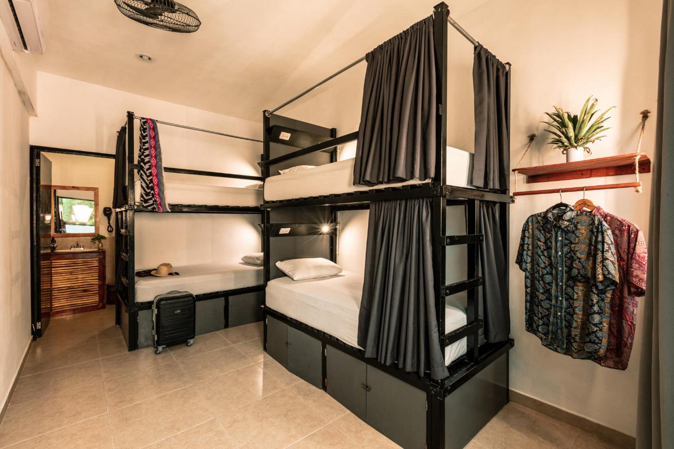 Bed in 4-Bed Mixed Dormitory Room photo 1