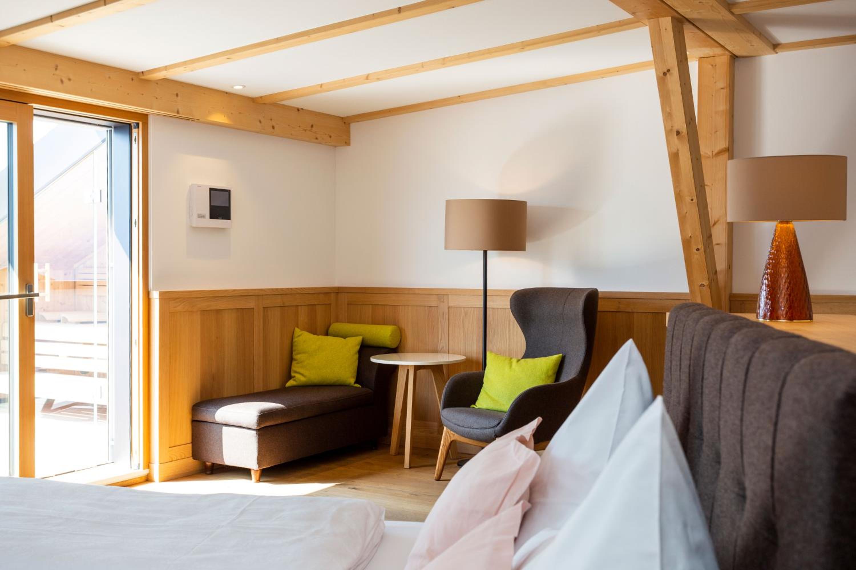 Suite Panorama avec Terrasse, Sauna et Baignoire Spa - Vue sur Montagne