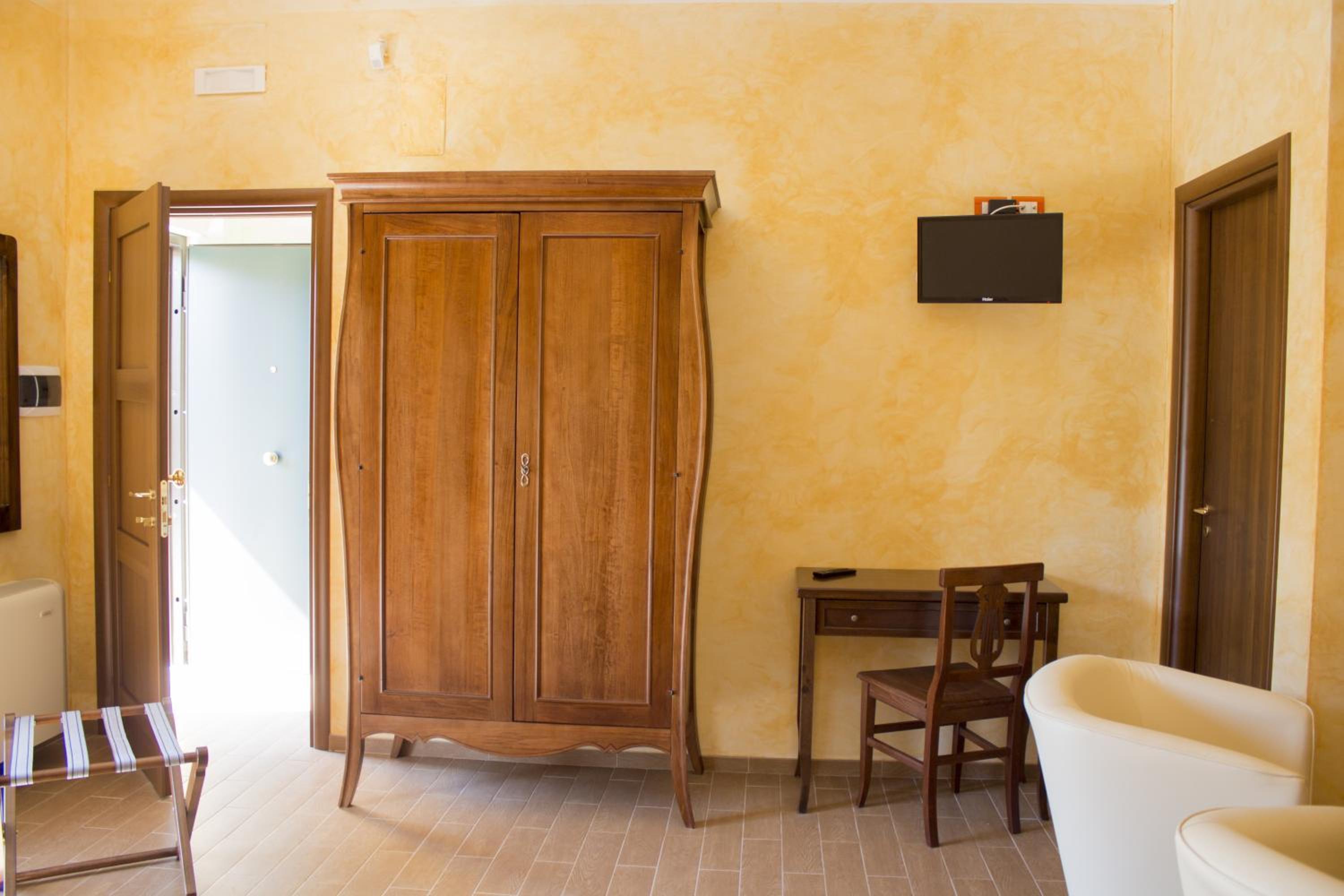 Triple Room with View photo 3