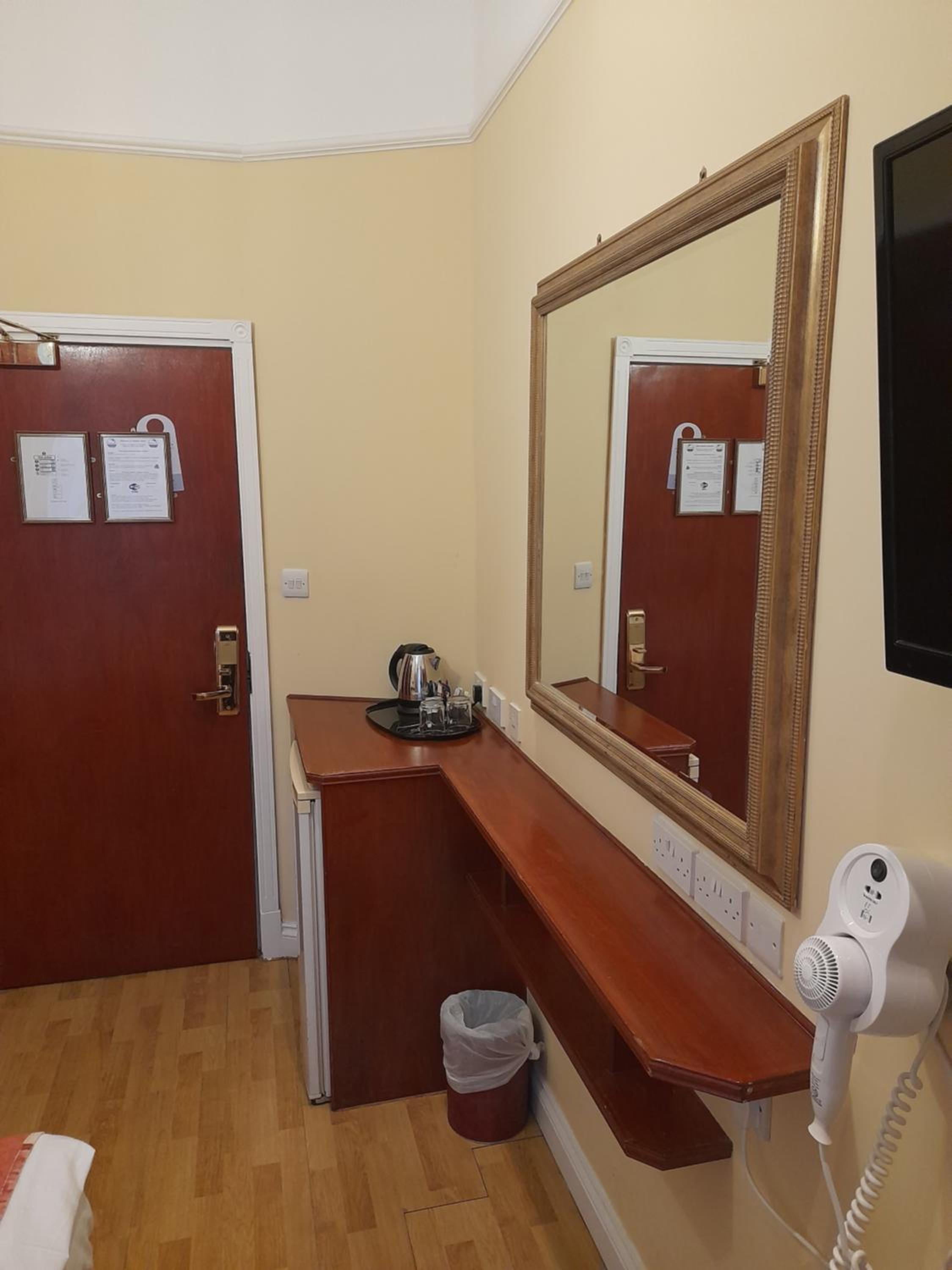 Superior Twin Room photo 3