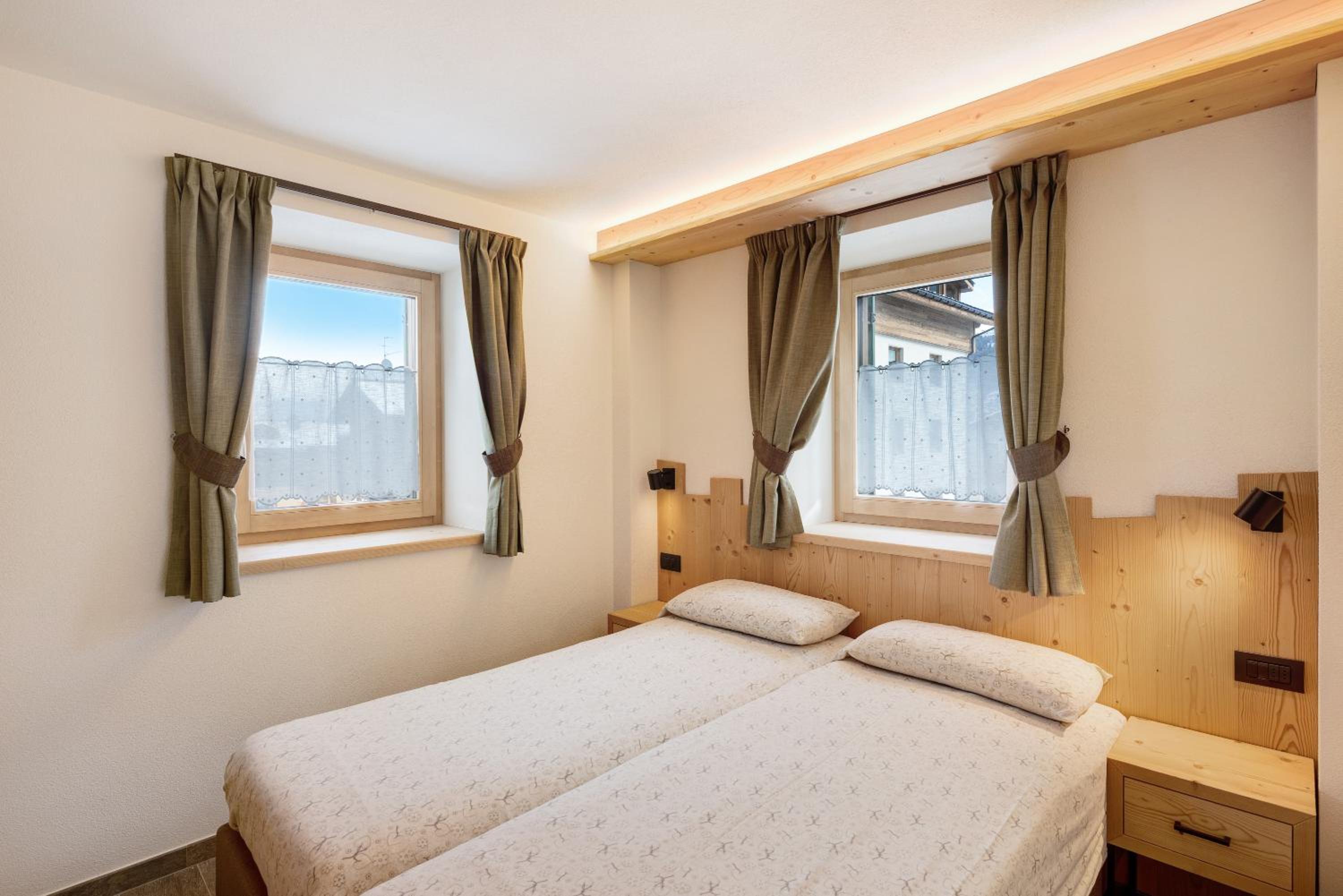 Two-Bedroom Deluxe Apartment with Balcony