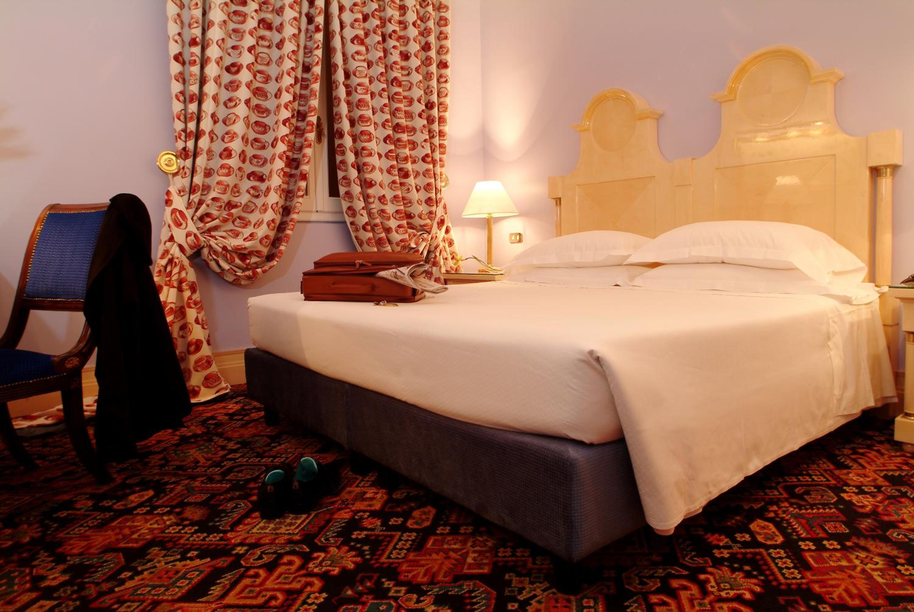 Double Room - Photo 6