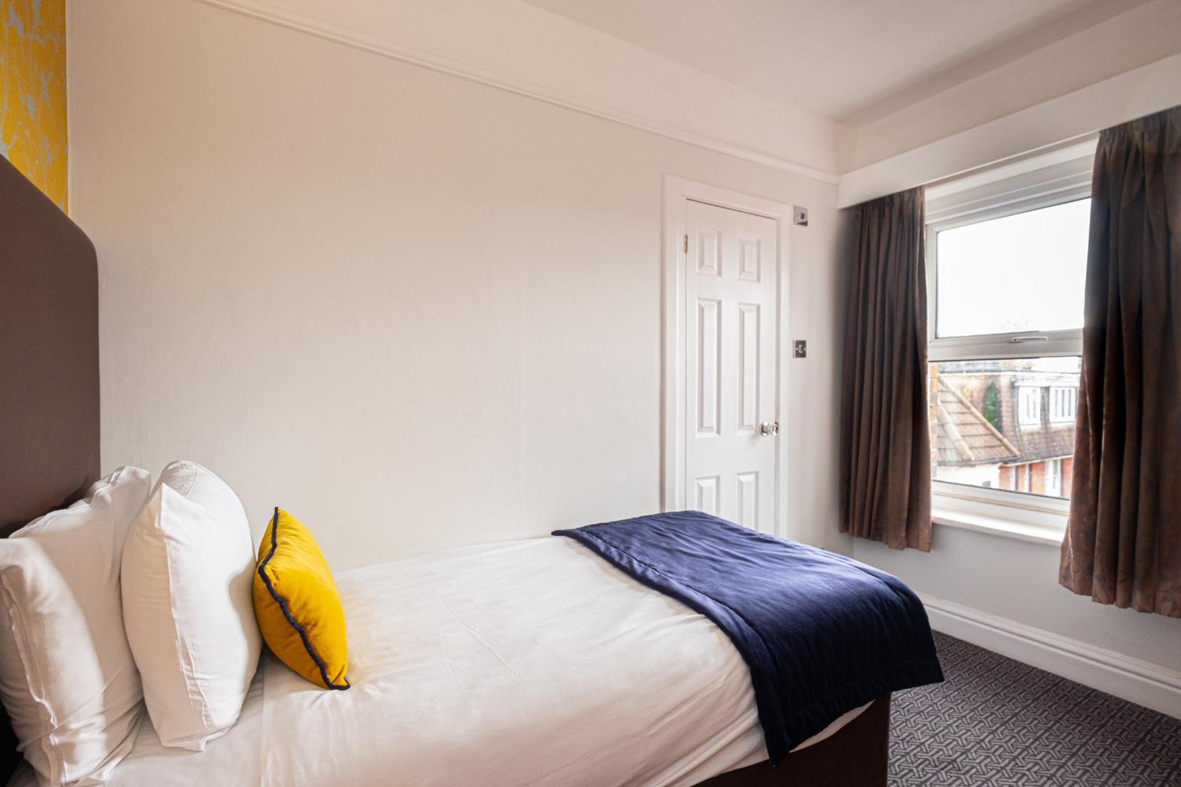 Single Room photo 2