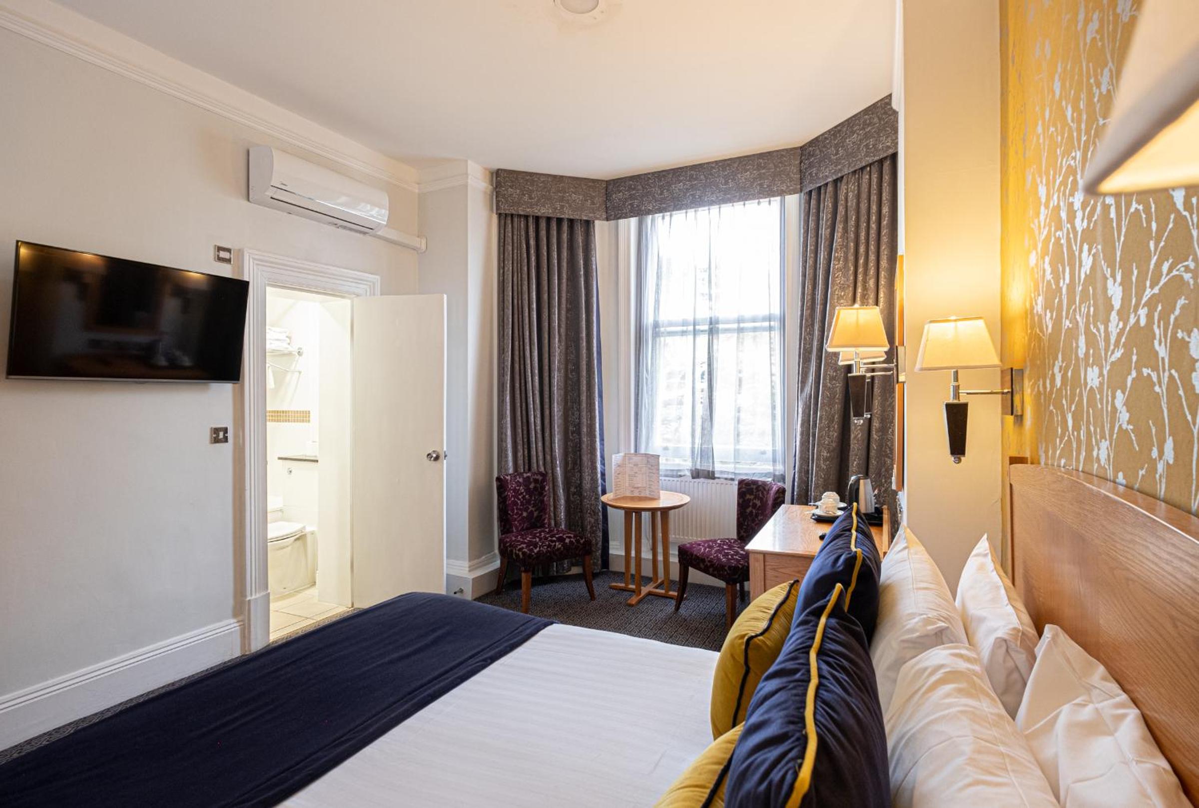 Standard Double Room with Air Conditioning  - Photo 2