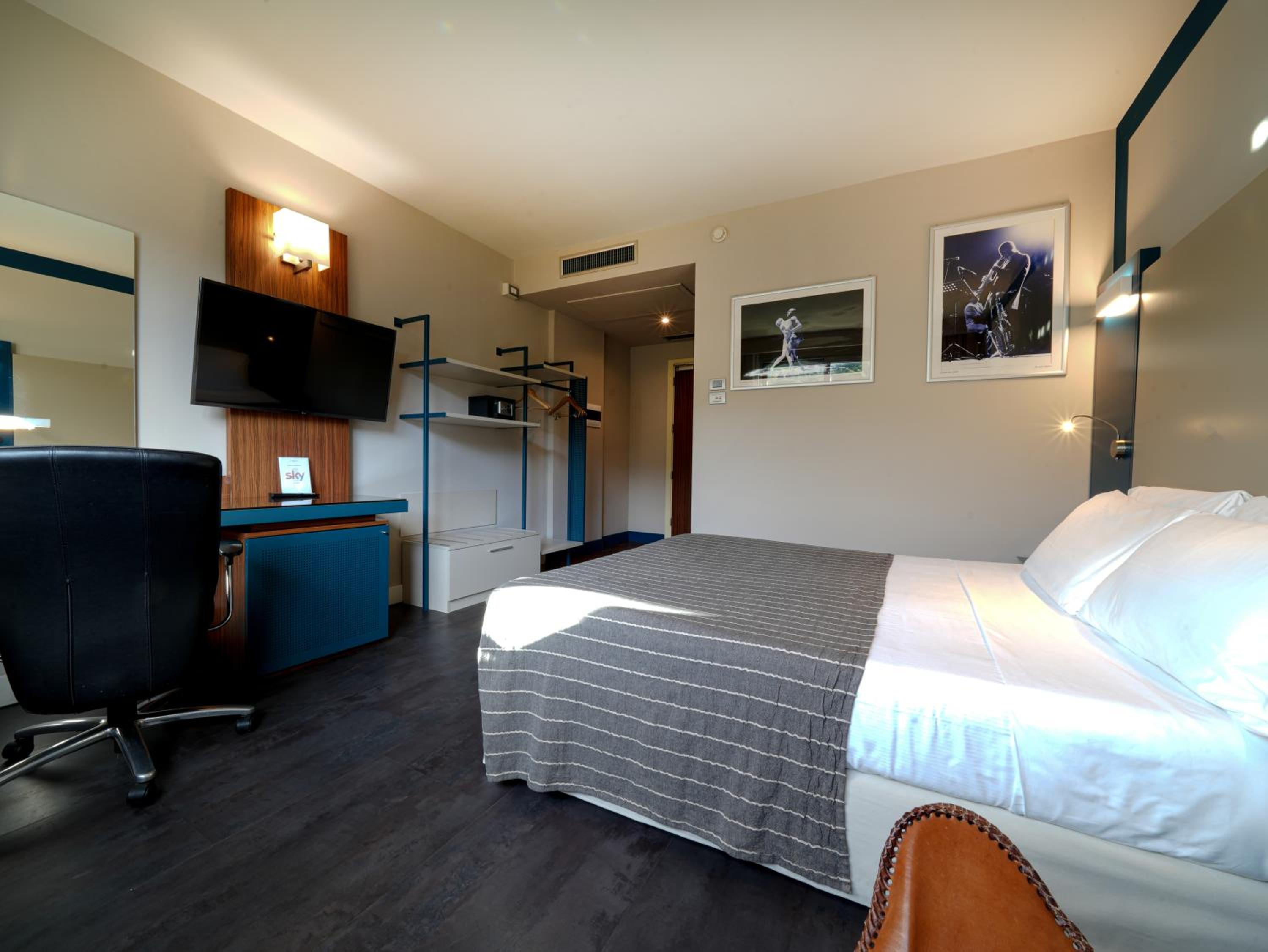 Executive Double Room - Photo 15