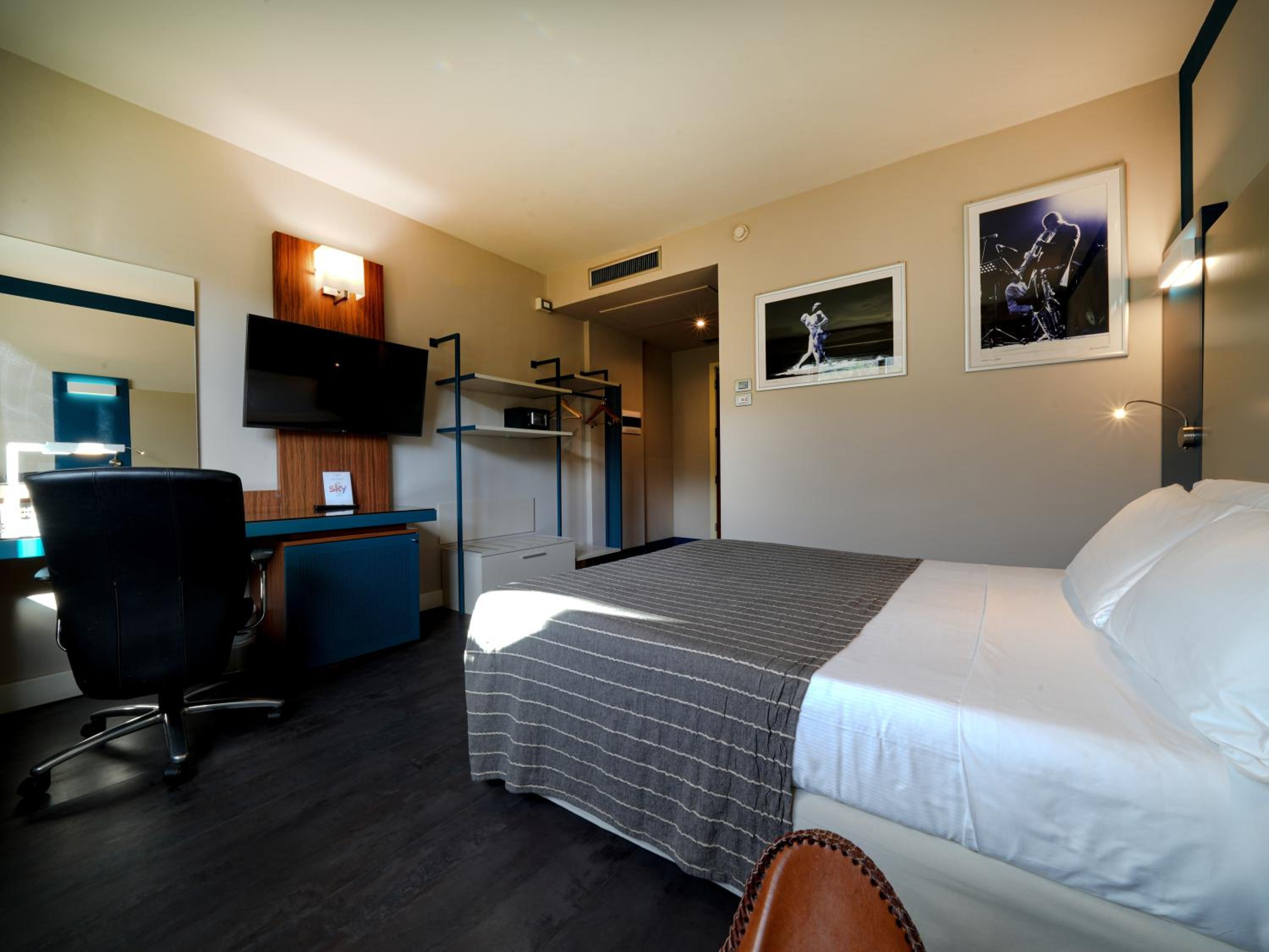 Executive Double Room - Photo 7