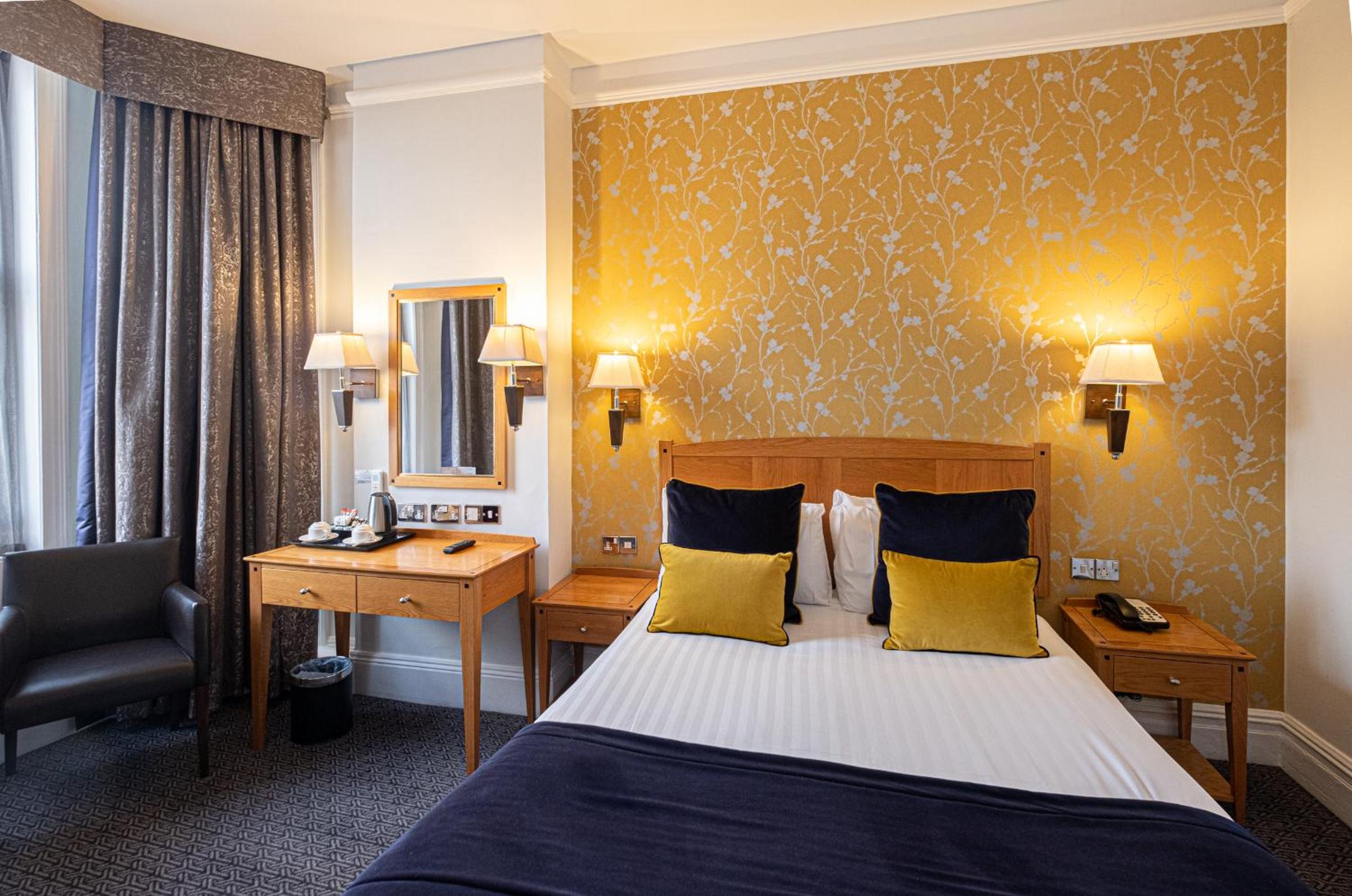 Standard Double or Twin Room with Air conditioning - Photo 3