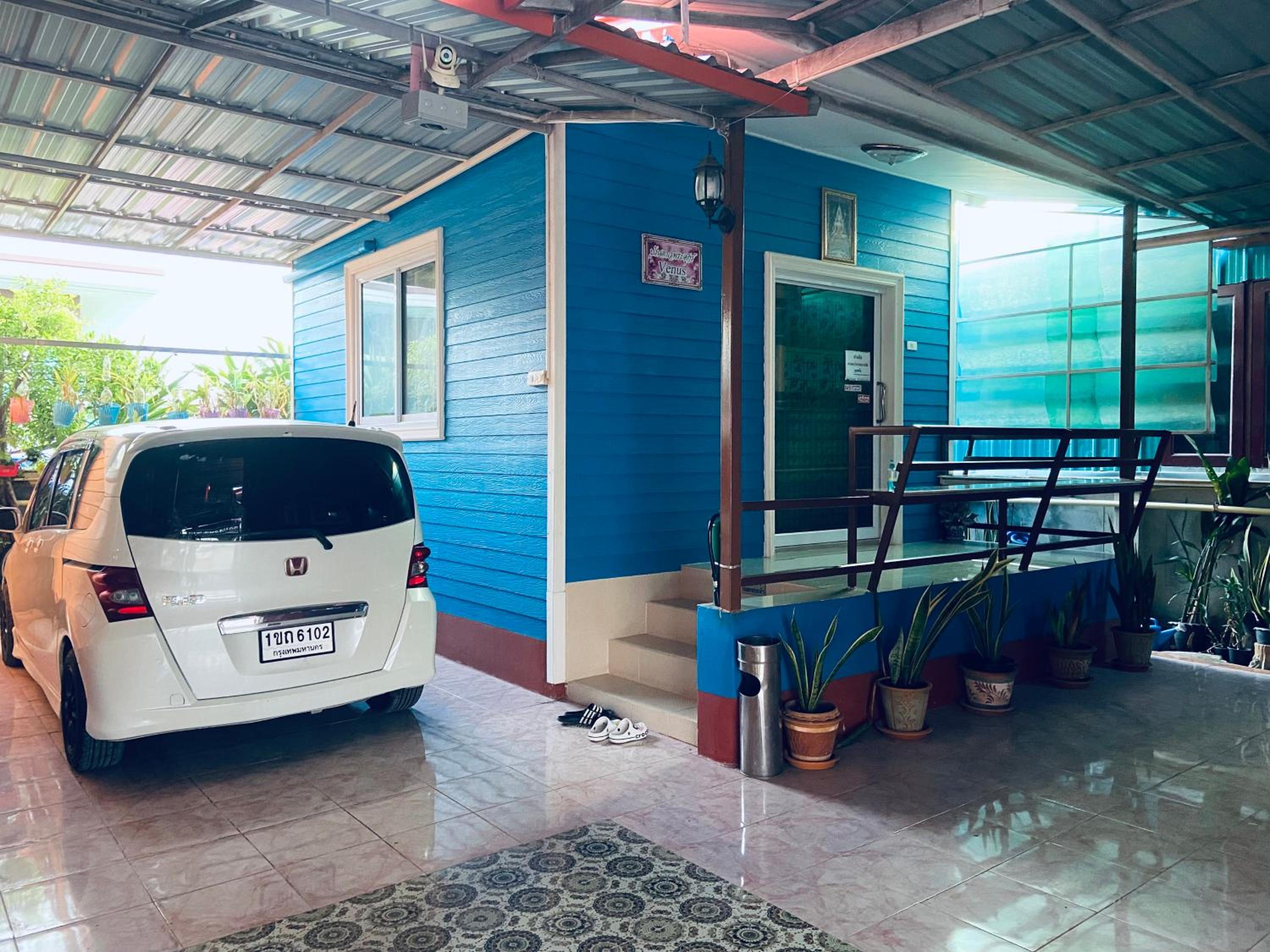 Double Room with Private Bathroom - Photo 40