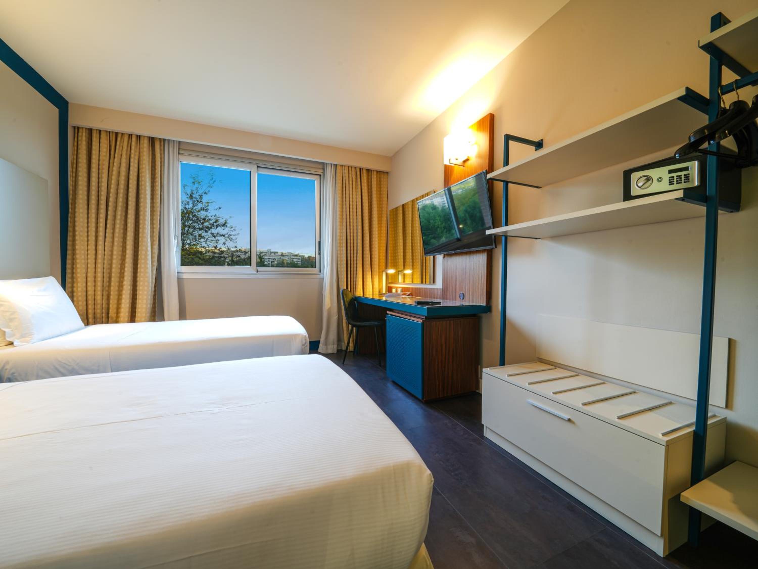 Superior Twin Room - Photo 8