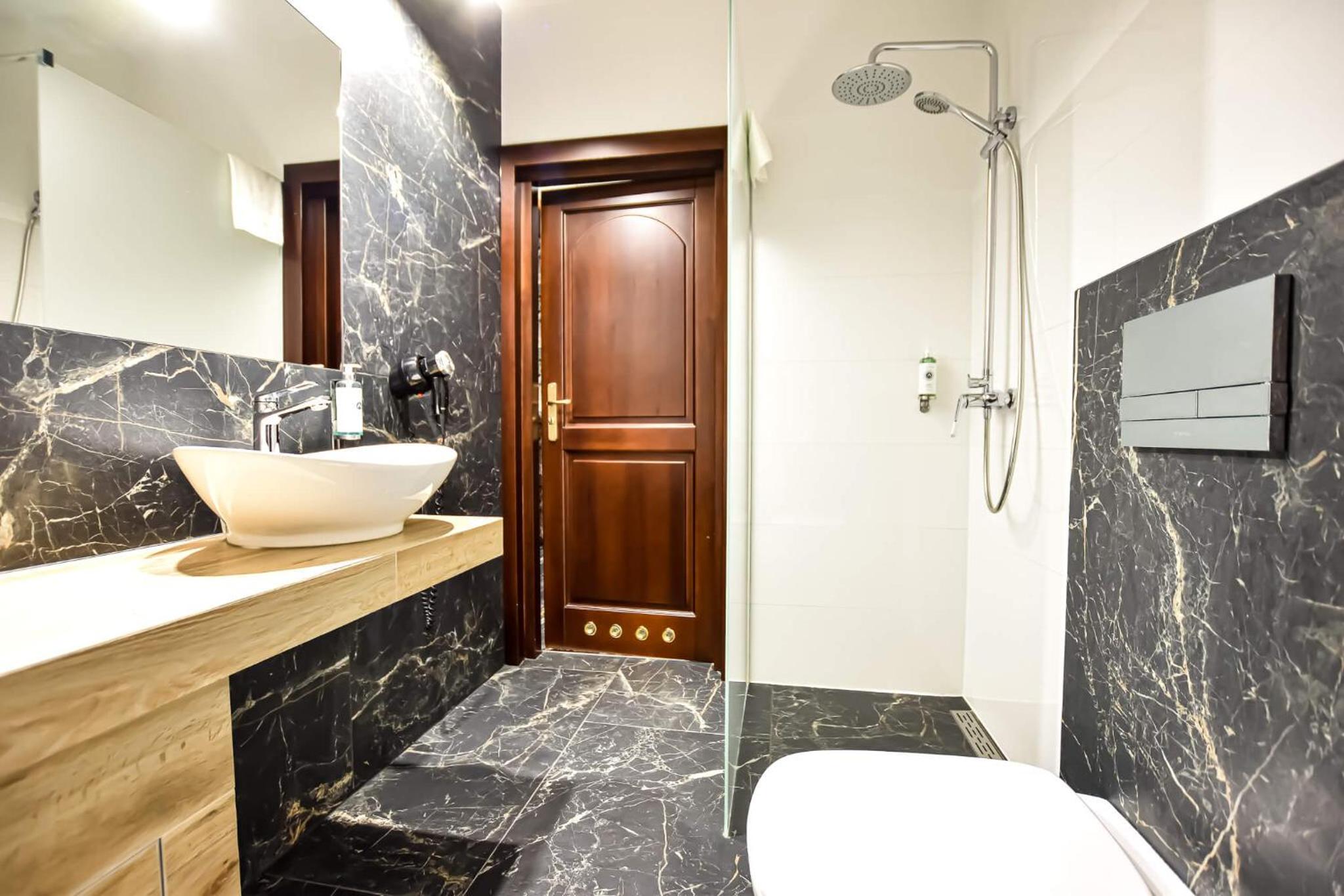 Double Room - Photo 4