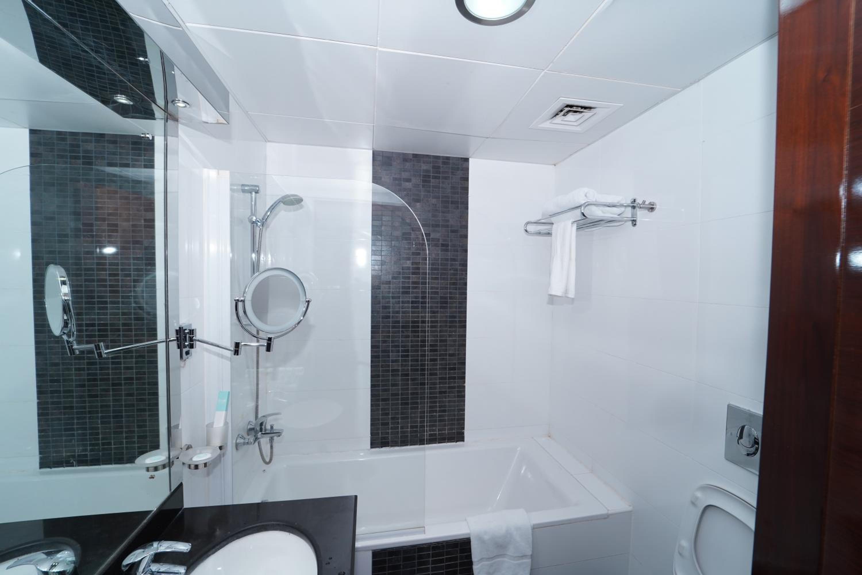Executive Suite — photo 7