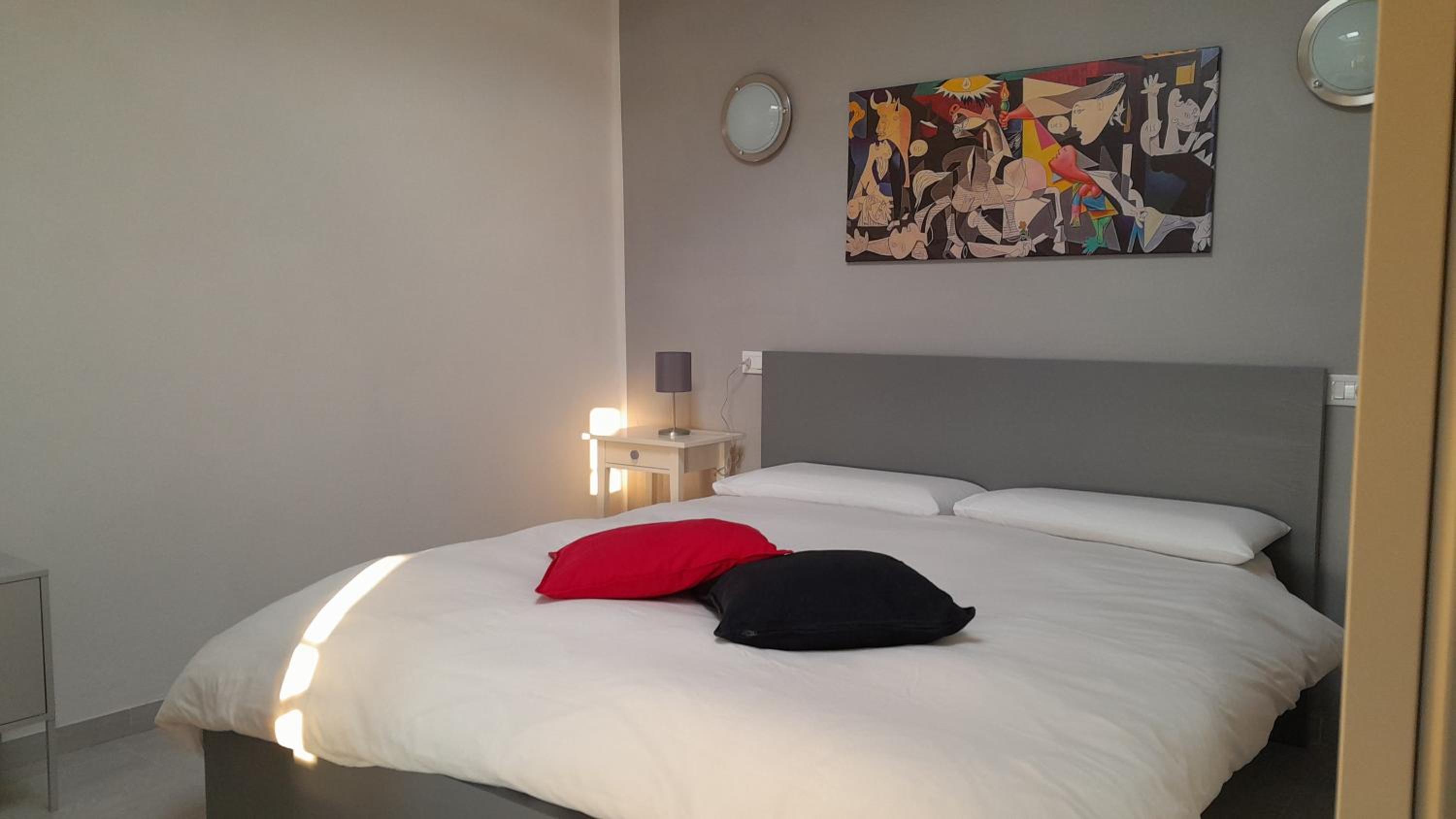 One-Bedroom Apartment - Photo 31