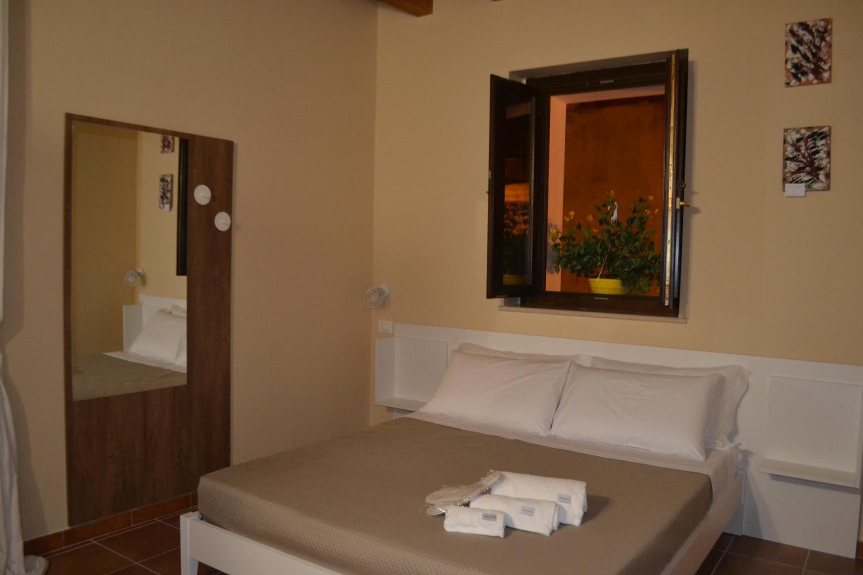 Family Room With Private Bathroom photo 1