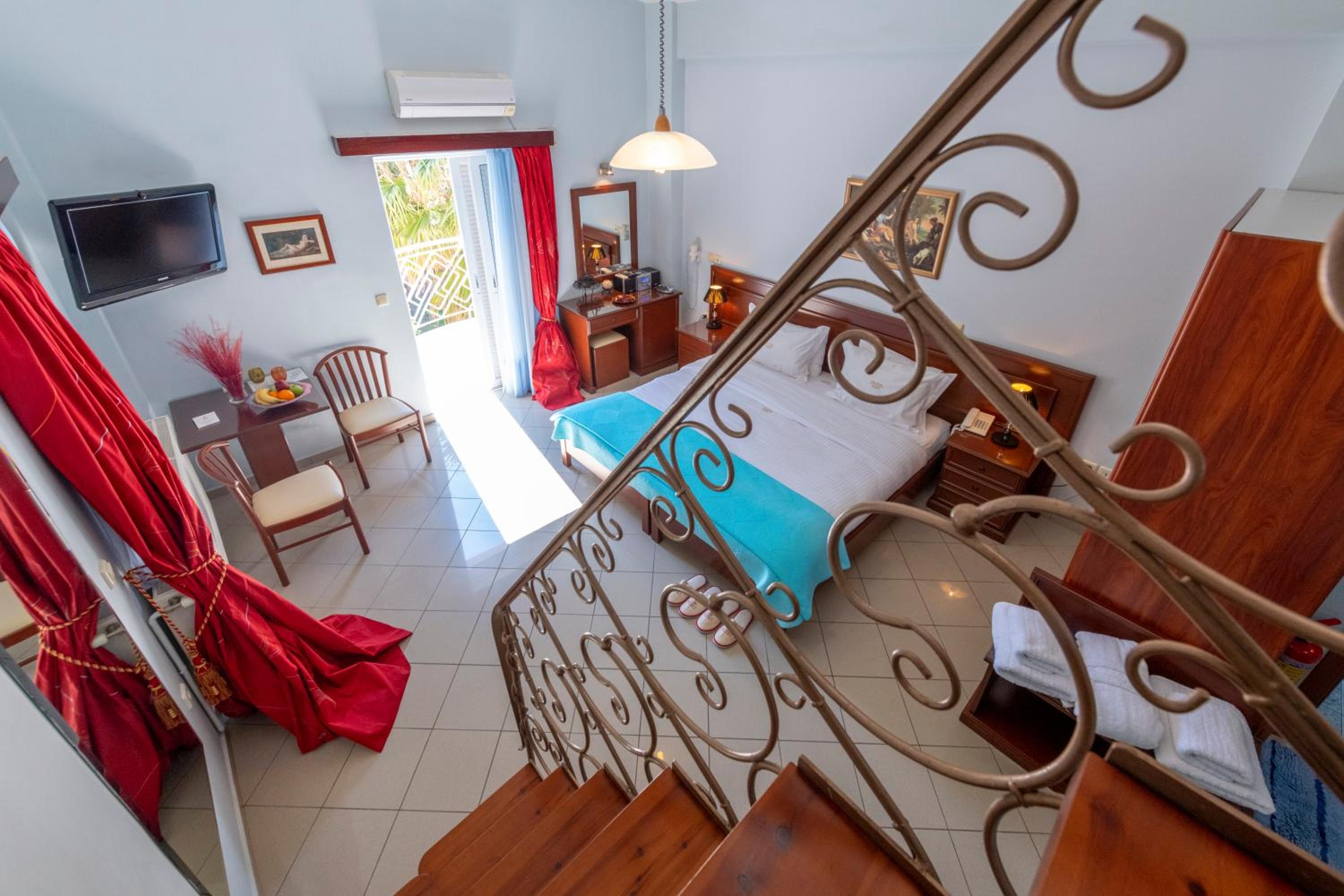 Apollo Suite with Sea View - Photo 5