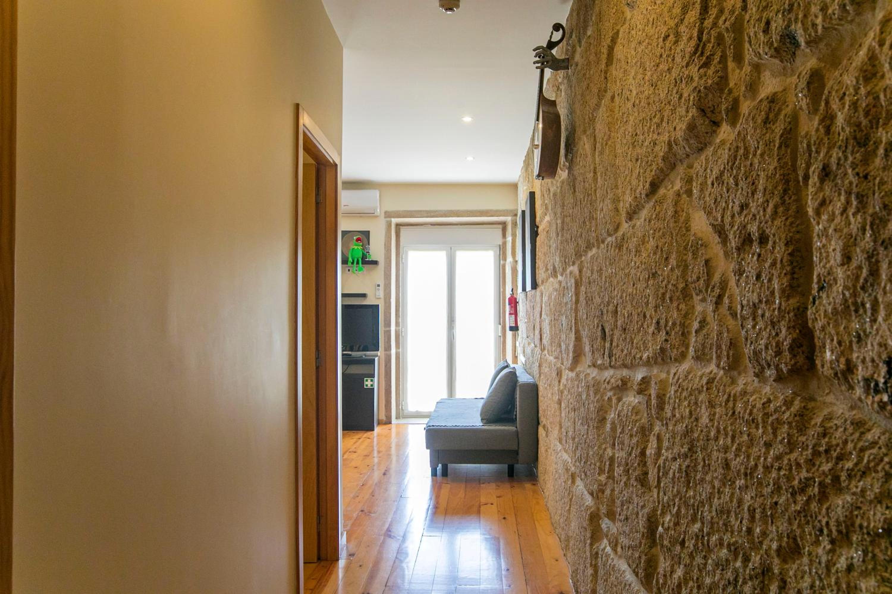 Apartment with Balcony - Photo 15