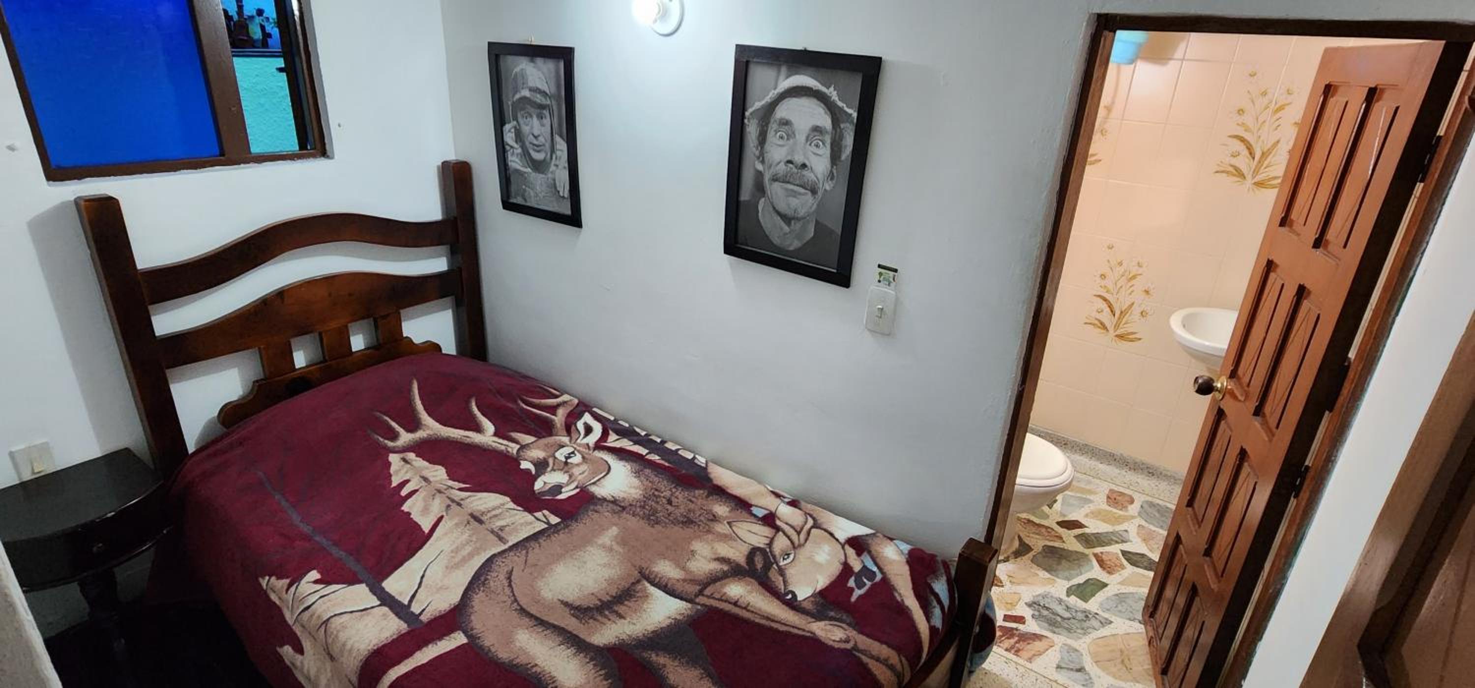 Single Room with Private Bathroom photo 1
