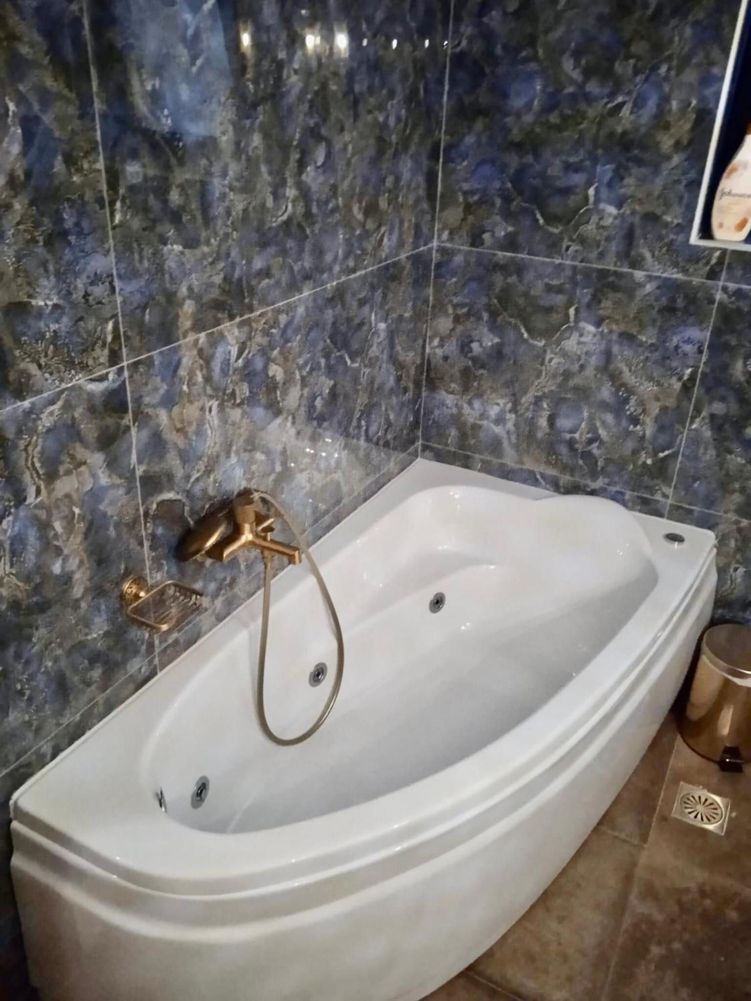One-Bedroom Apartment - Photo 11