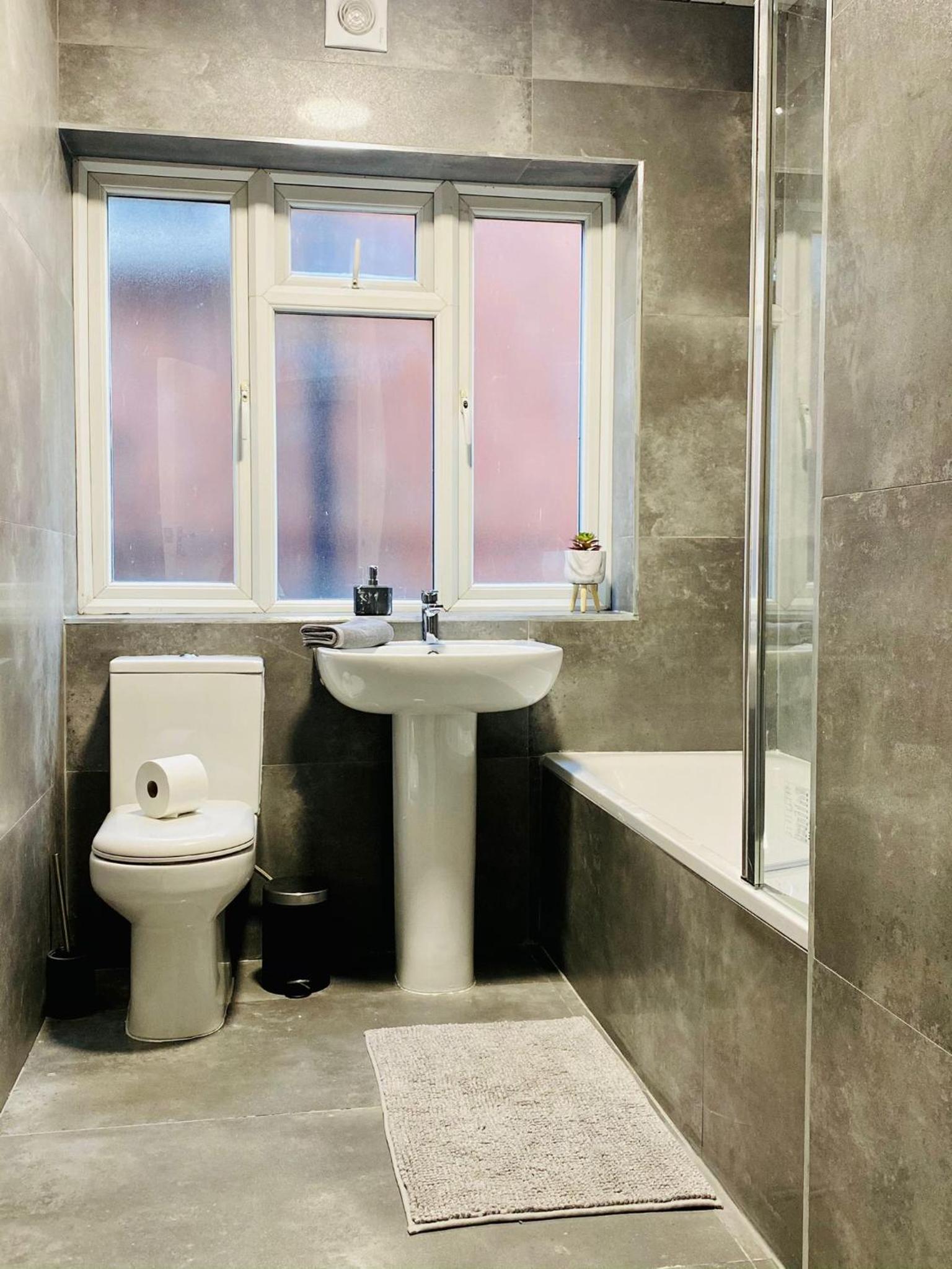 Budget Double Room photo 3