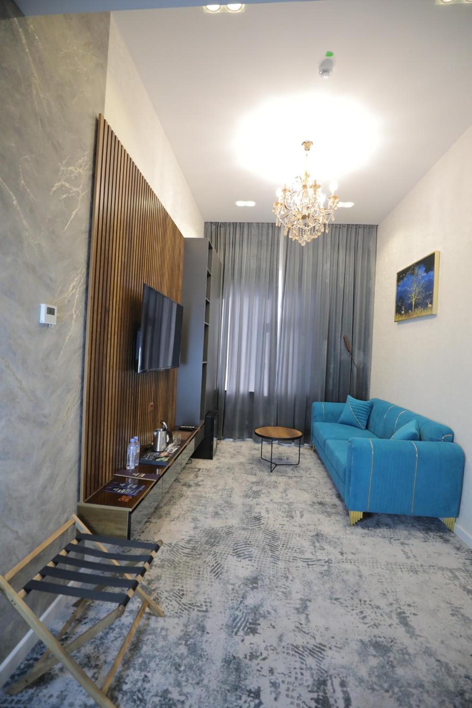 Deluxe Suite
