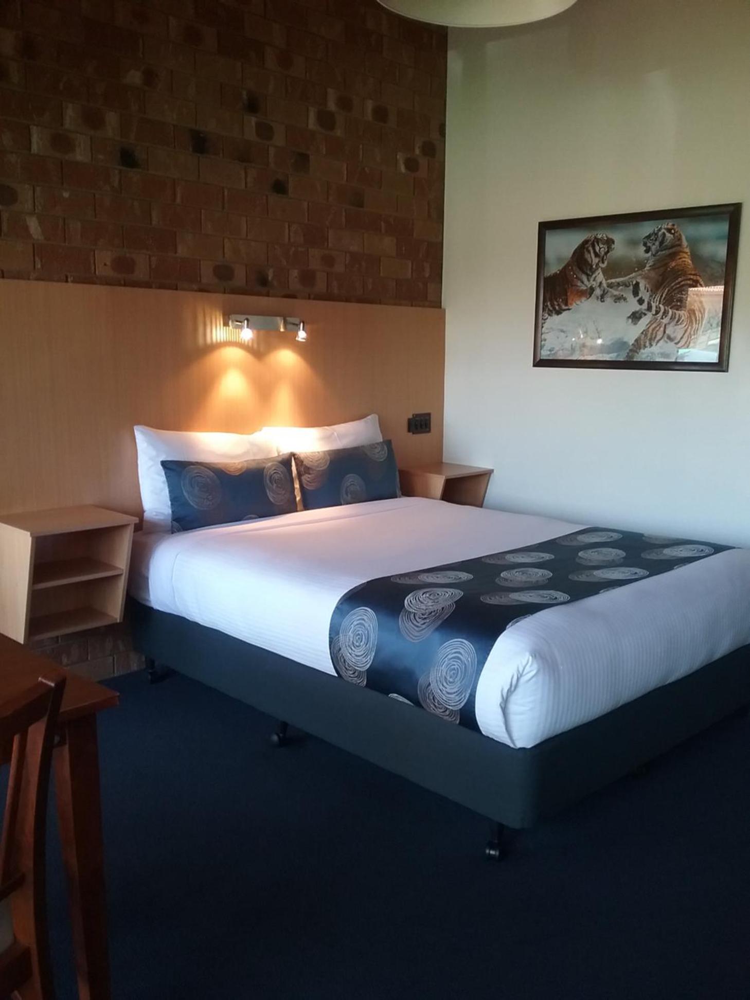 Deluxe Queen Room