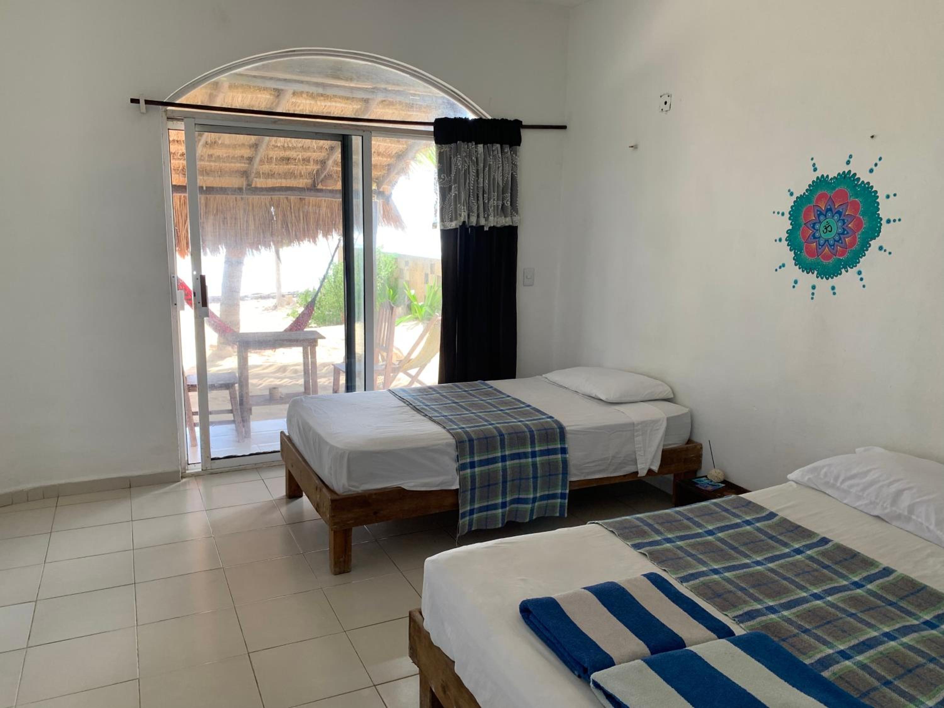 Standard Twin Room with Sea View - Photo 3