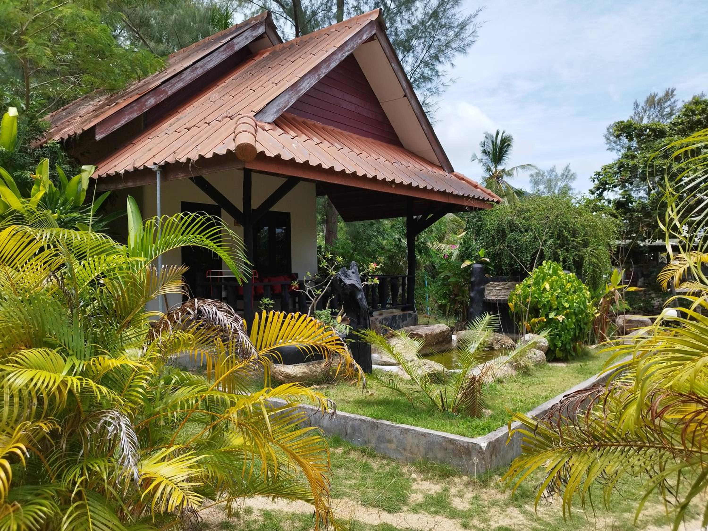Bungalow with Patio - Photo 4