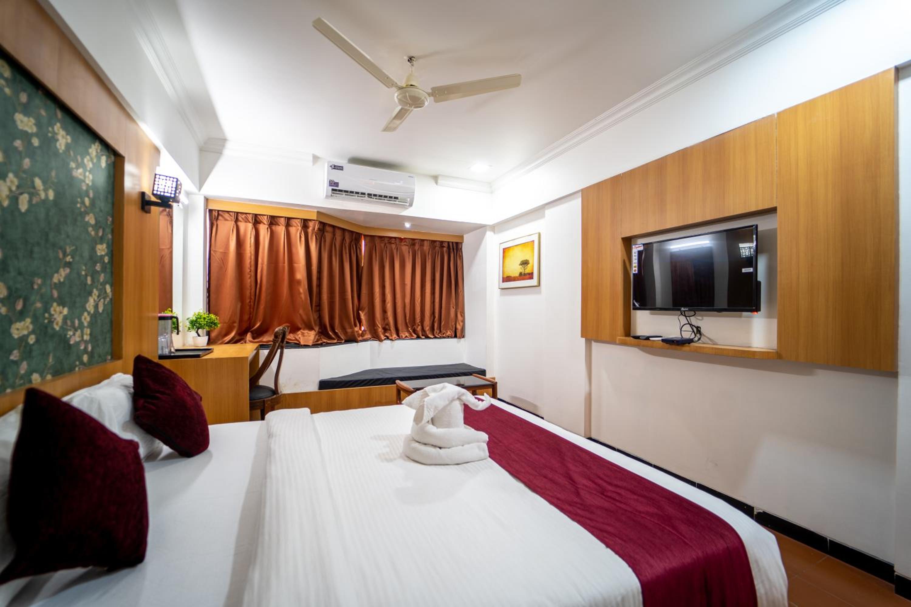 Deluxe Double or Twin Room photo 2