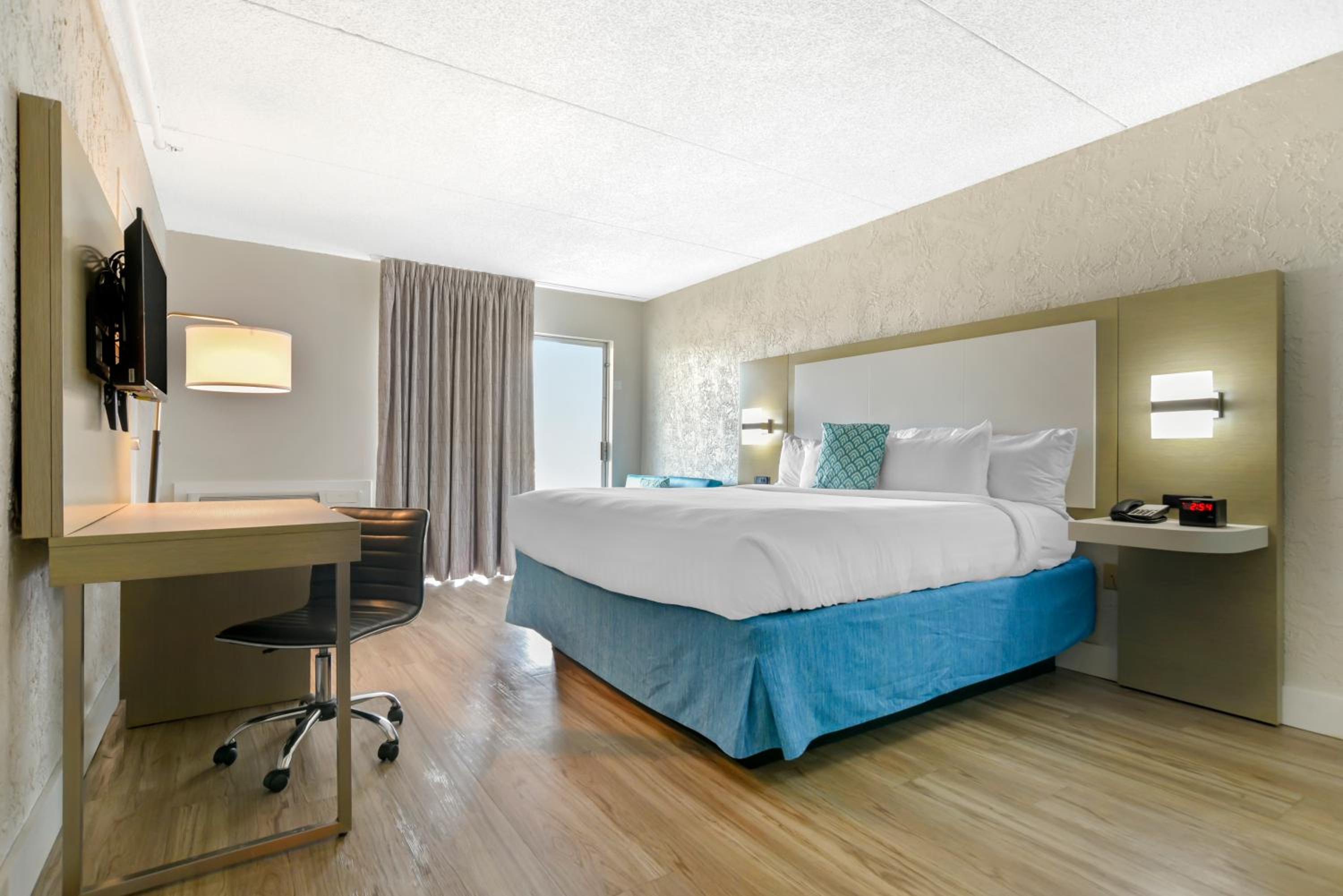 King Room with City View - Accessible/Non-Smoking - Photo 3