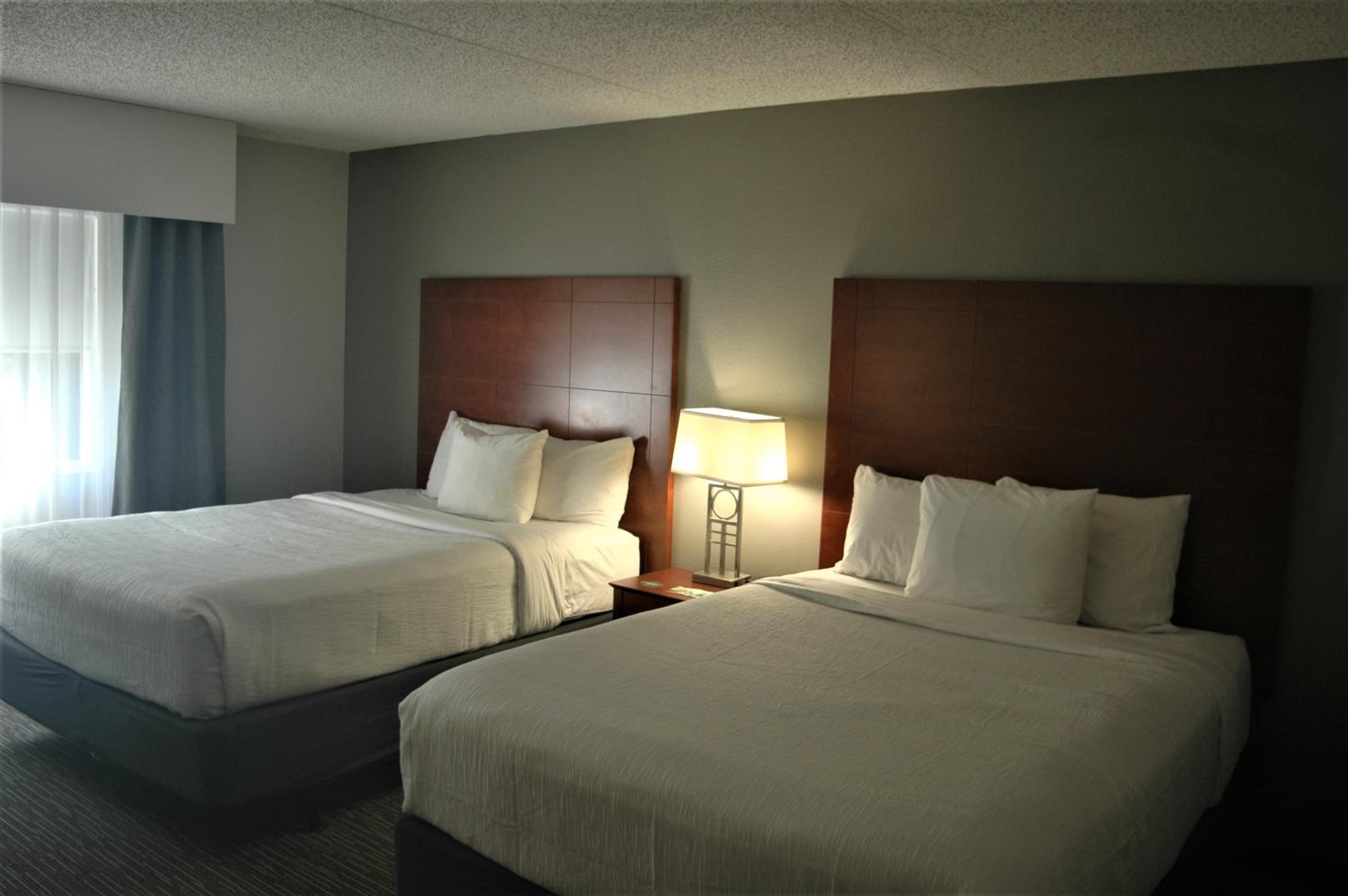 2 Queen Beds, City/Courtyard View, Non-Smoking - Photo 5