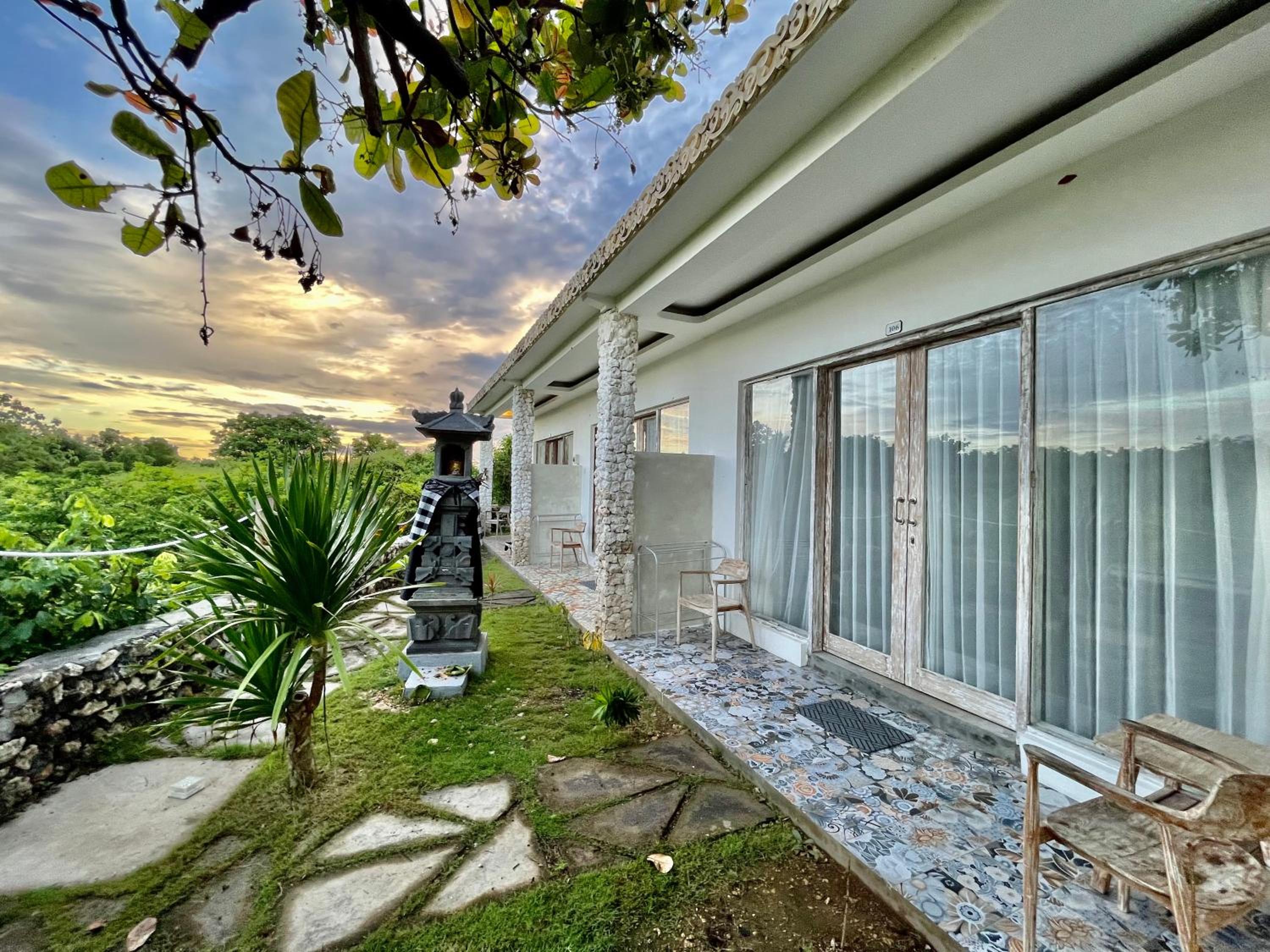 Double Room with Balcony - Photo 3