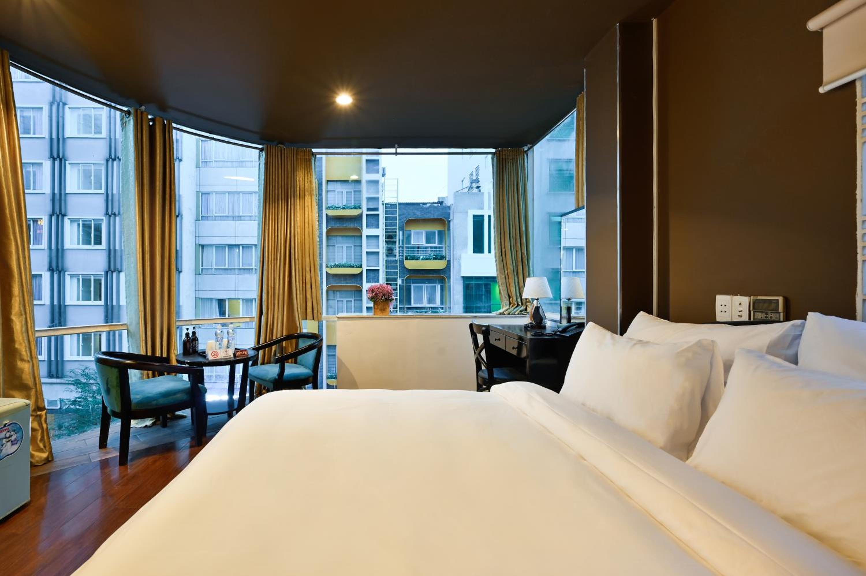 Junior Suite With Complimentary Daily Snack photo 1