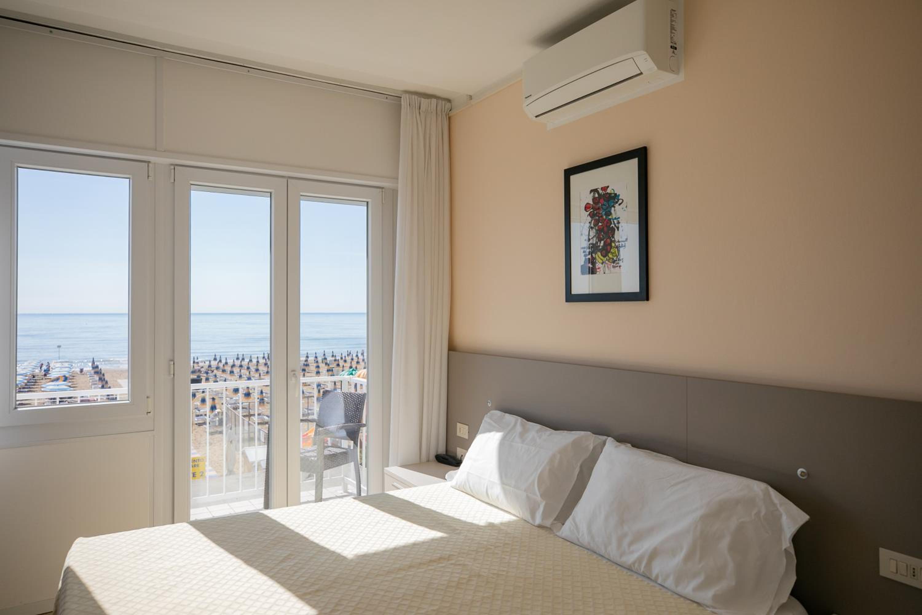 Superior Double Room with Front Sea View photo 1