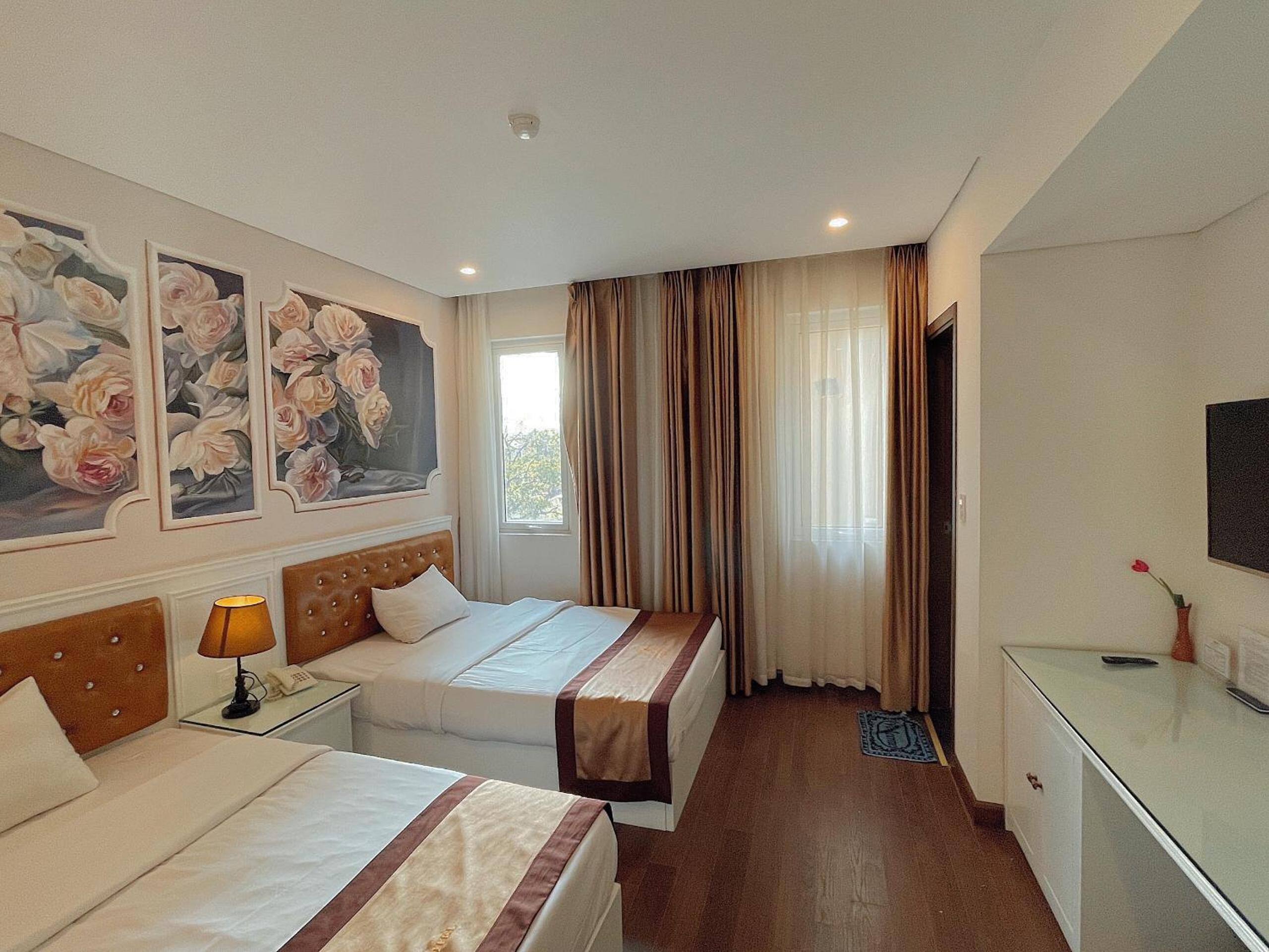 Superior Twin Room with City View