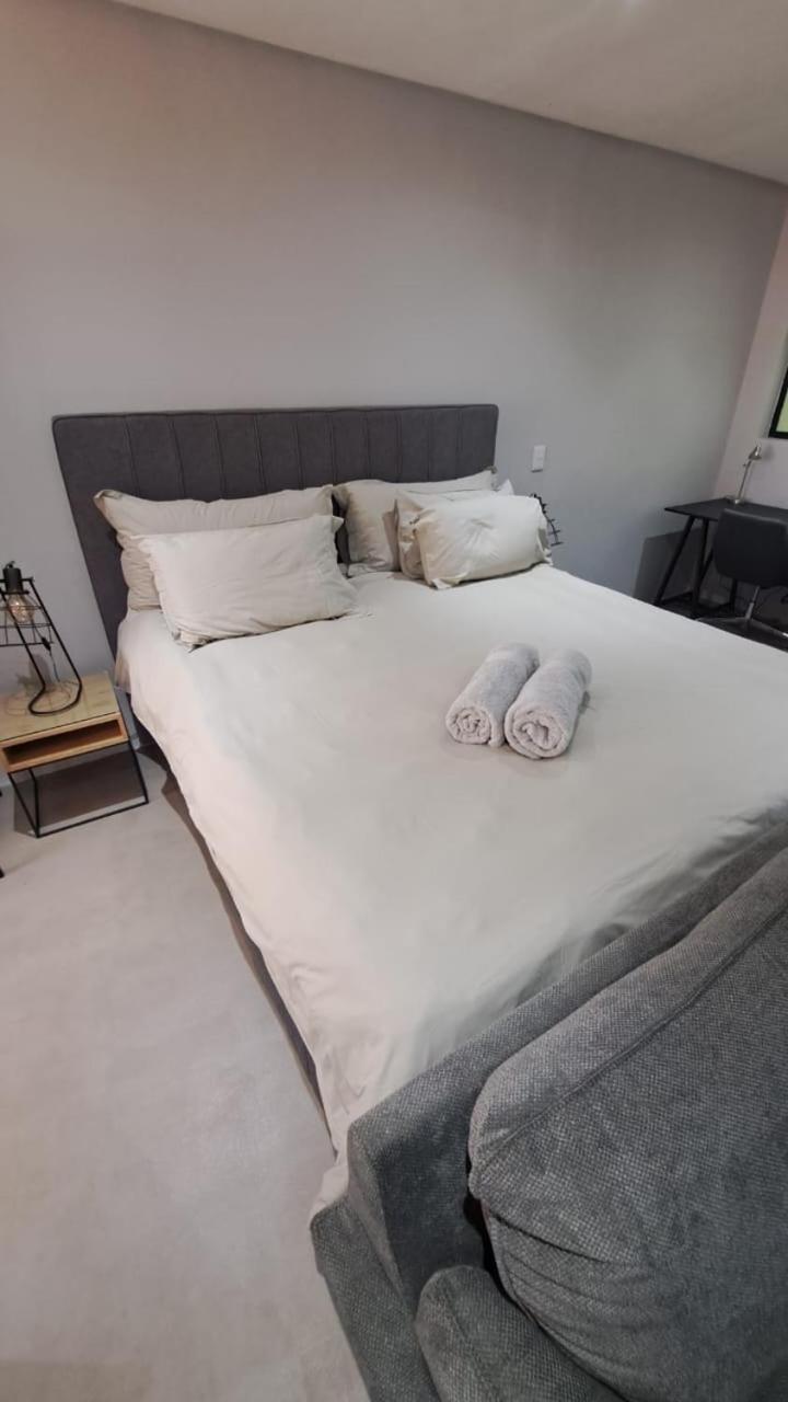 Deluxe Double Room with Shower - Photo 5