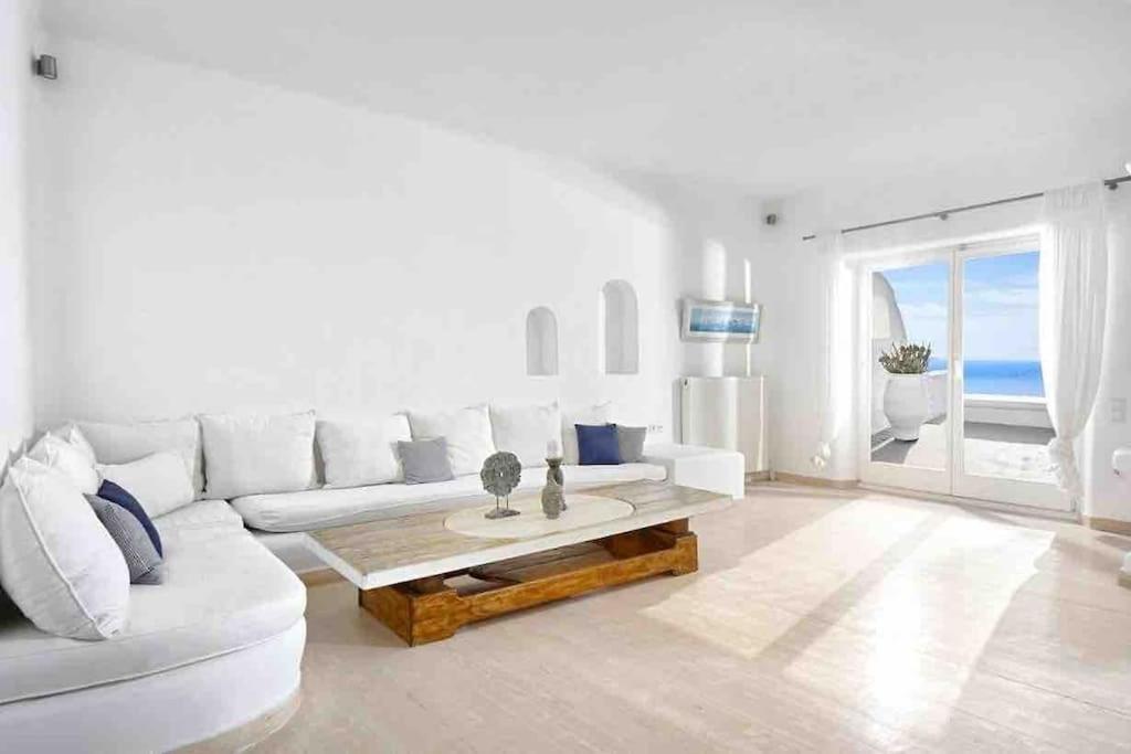Villa photo 1