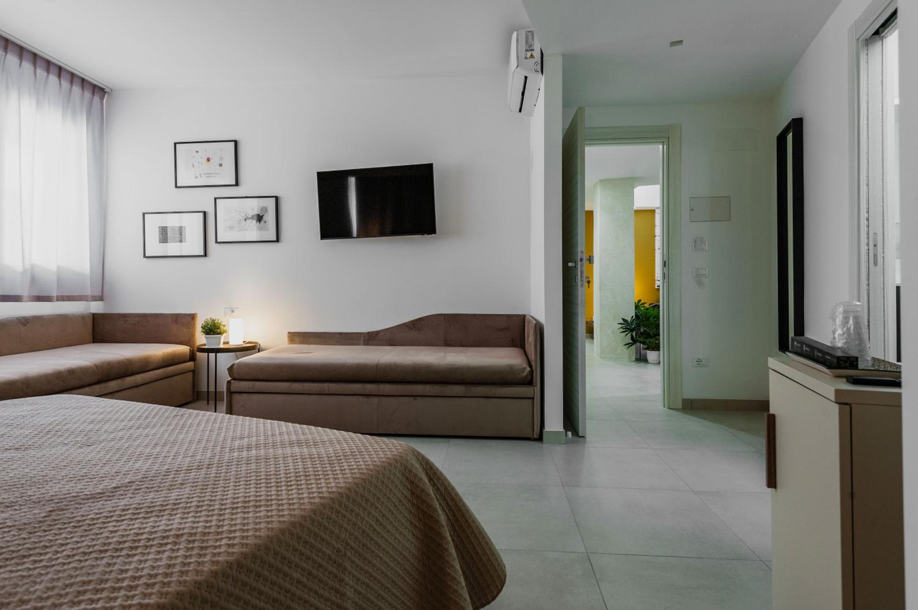 Quadruple Room - Photo 5